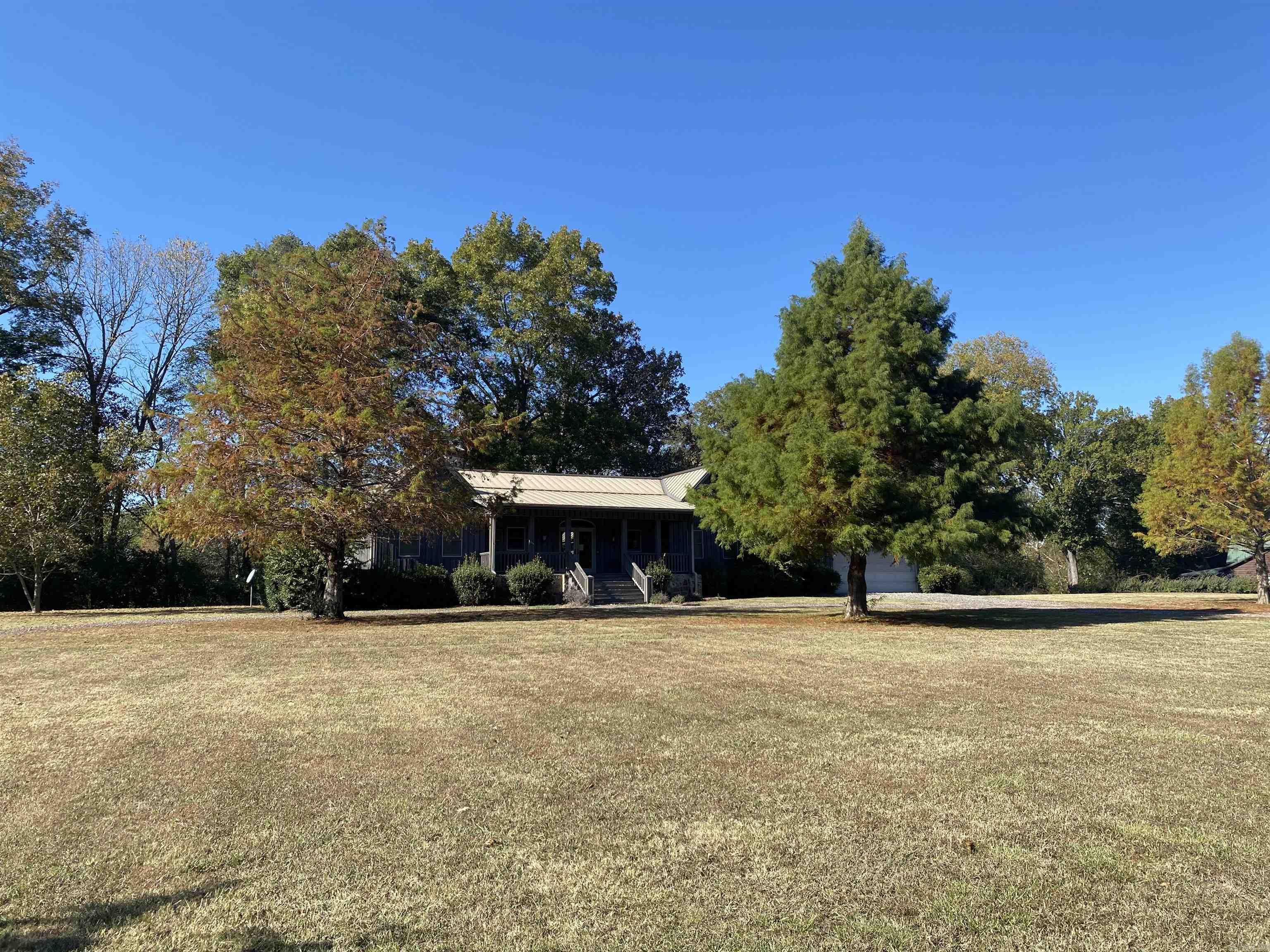 EAST RIVER DRIVE ESTATES - Residential