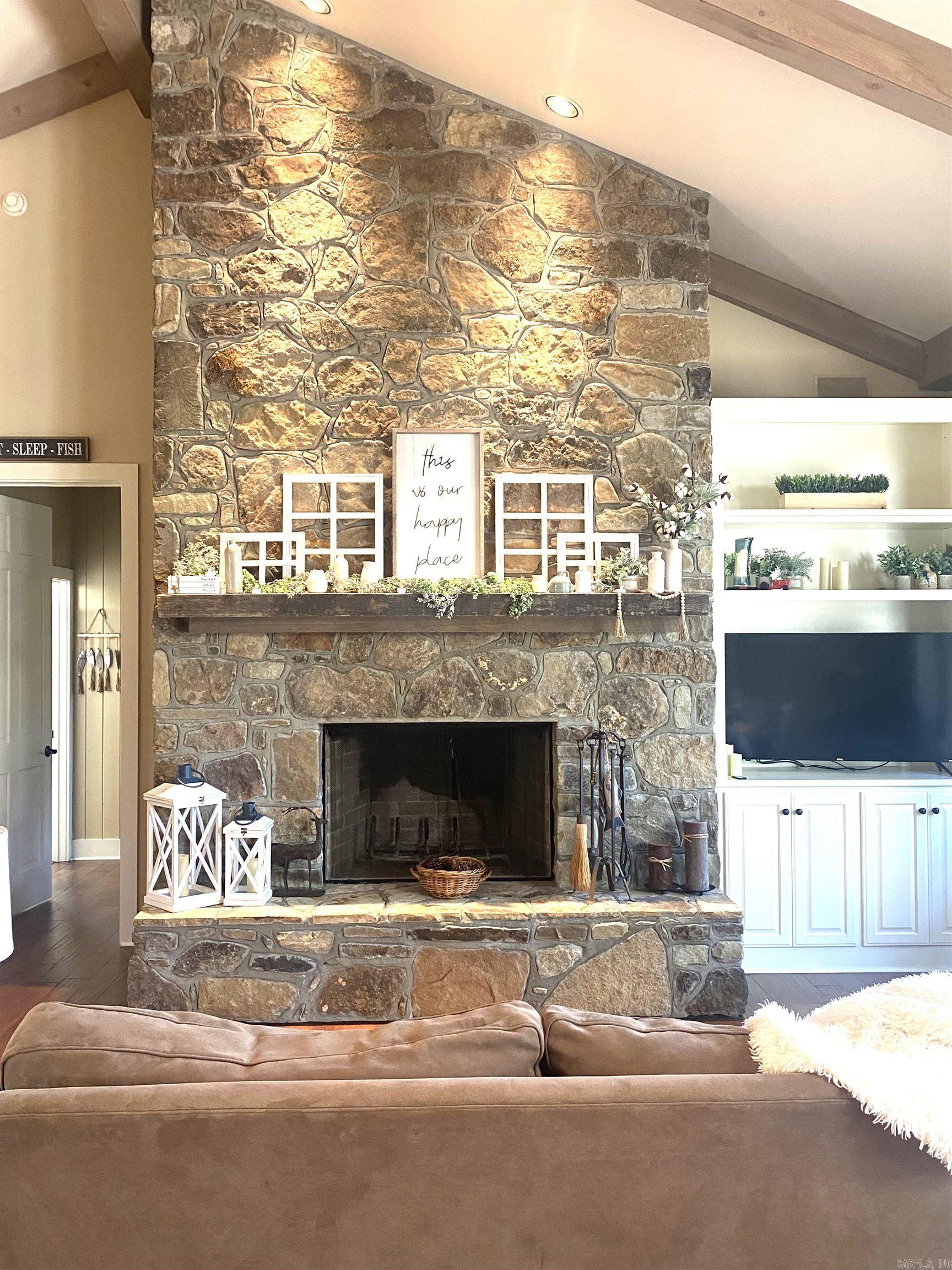 EAST RIVER DRIVE ESTATES - Residential