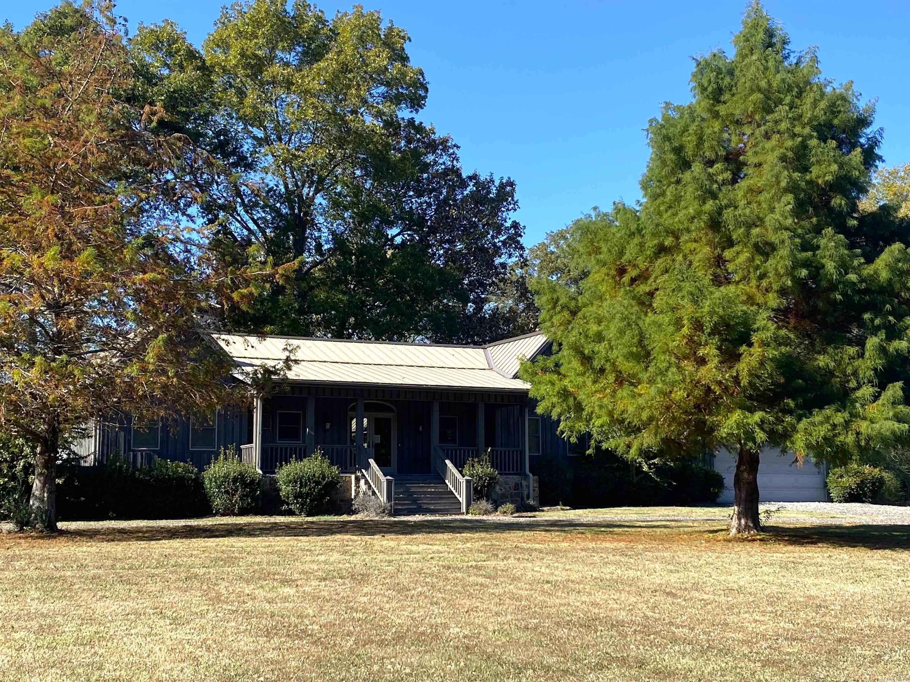 EAST RIVER DRIVE ESTATES - Residential