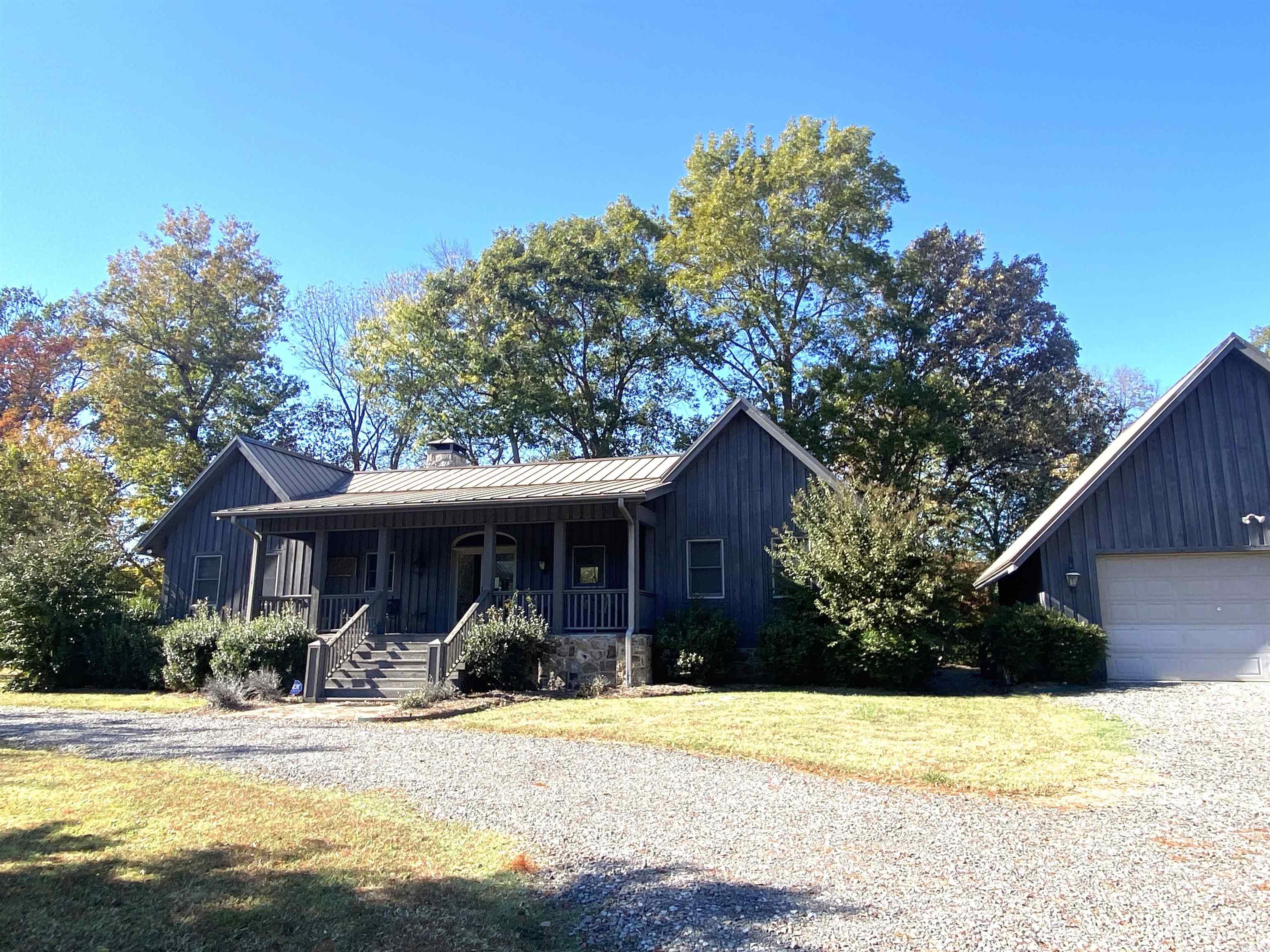 EAST RIVER DRIVE ESTATES - Residential