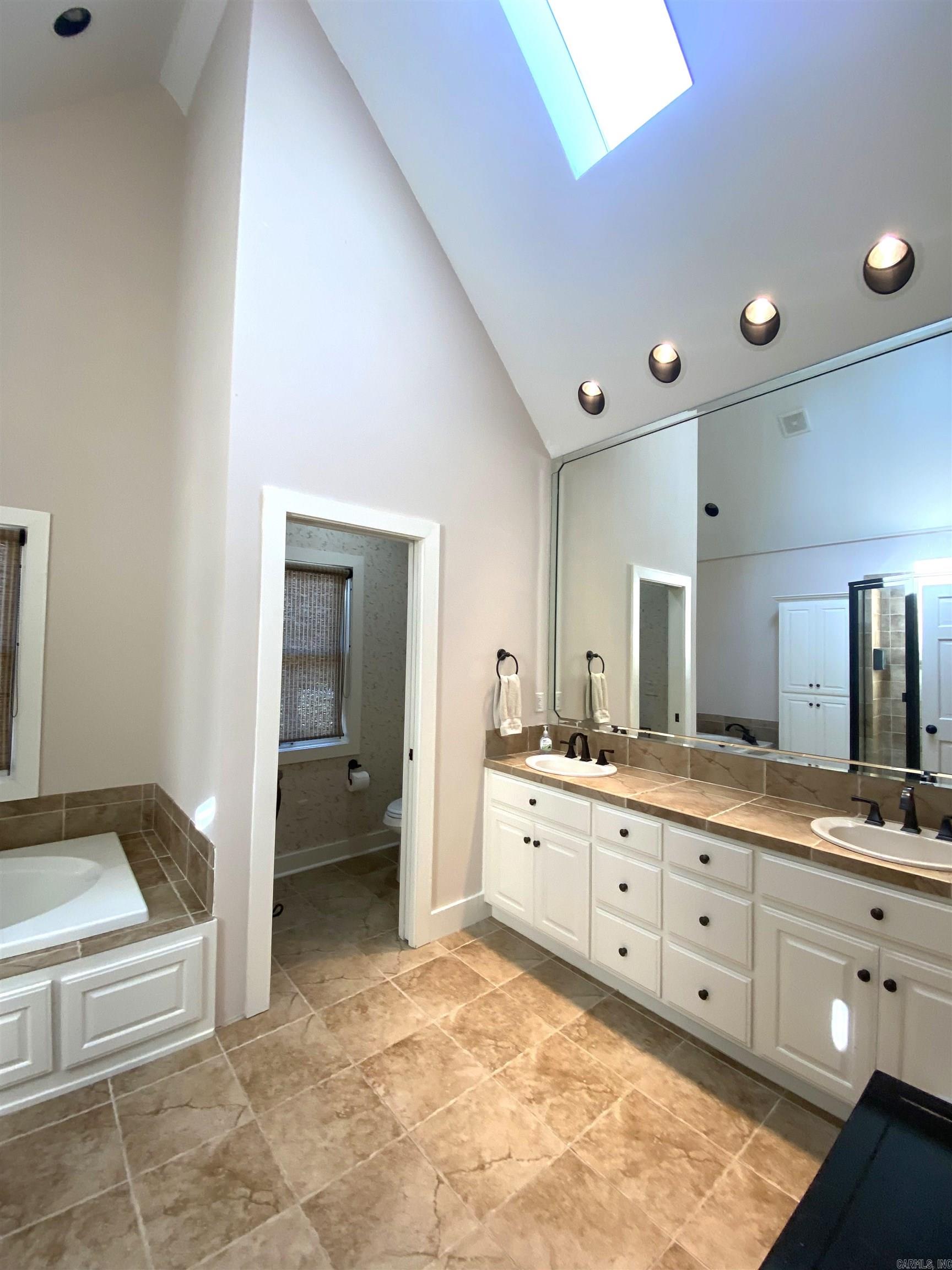 EAST RIVER DRIVE ESTATES - Residential