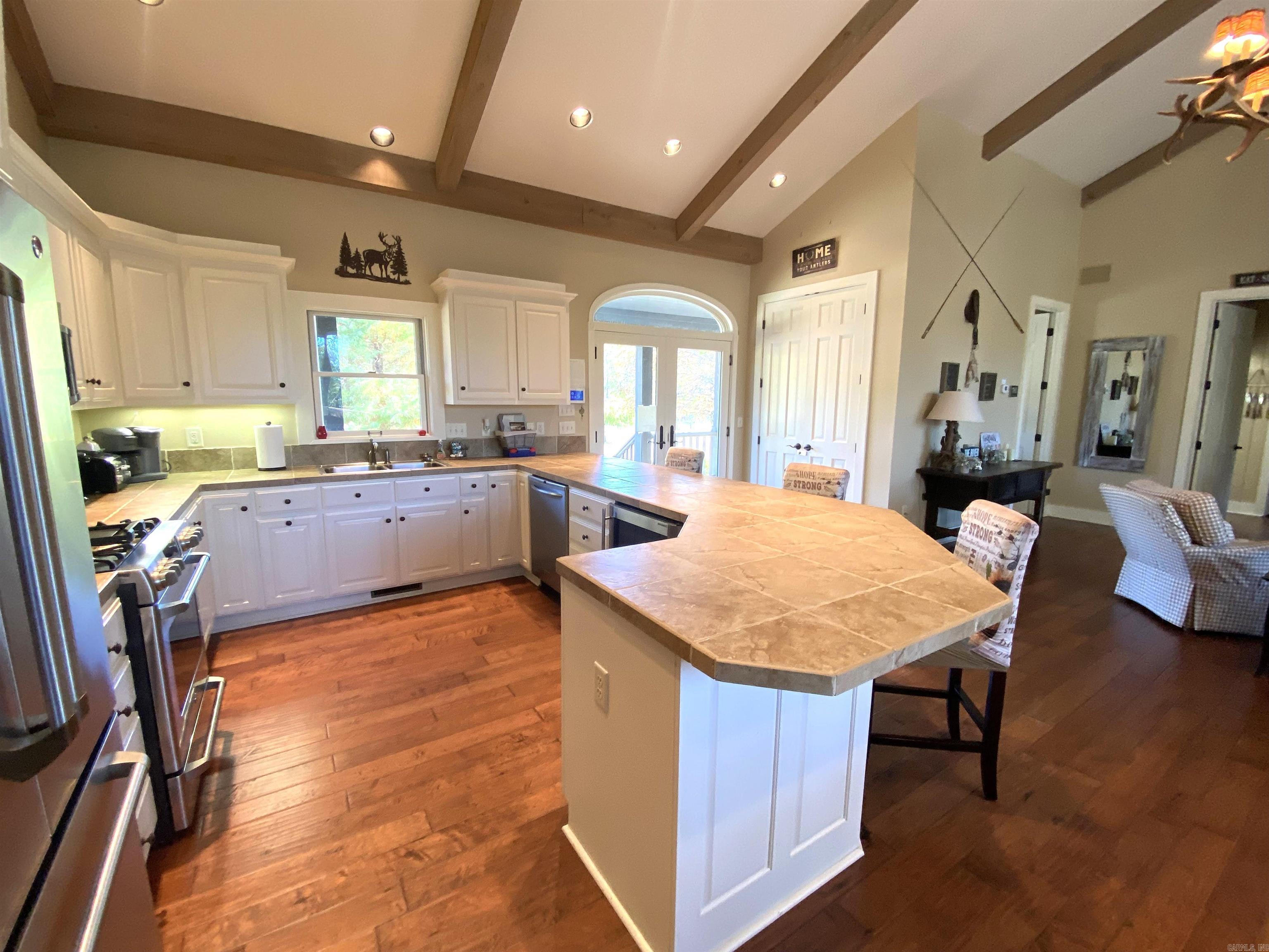 EAST RIVER DRIVE ESTATES - Residential