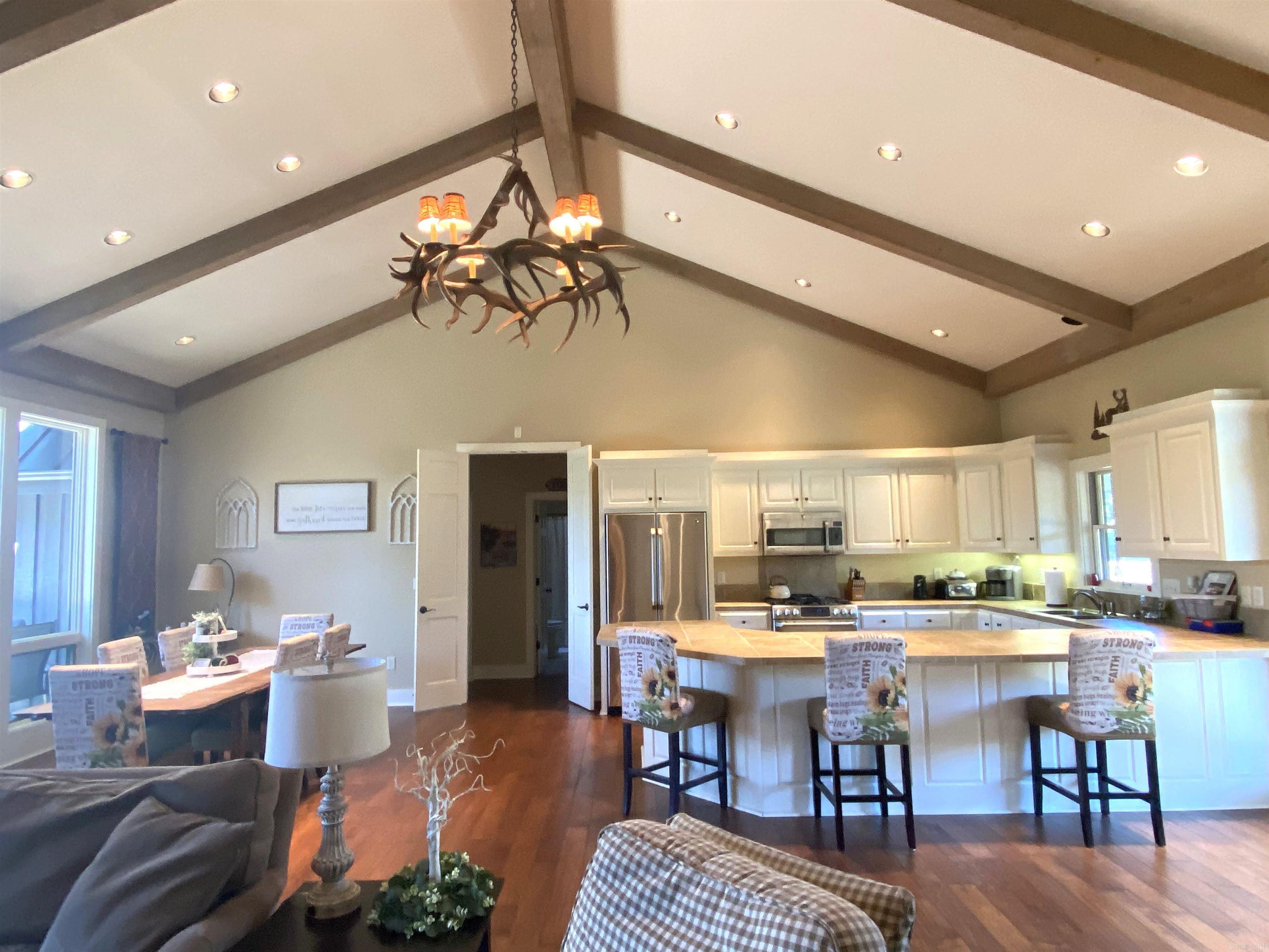 EAST RIVER DRIVE ESTATES - Residential