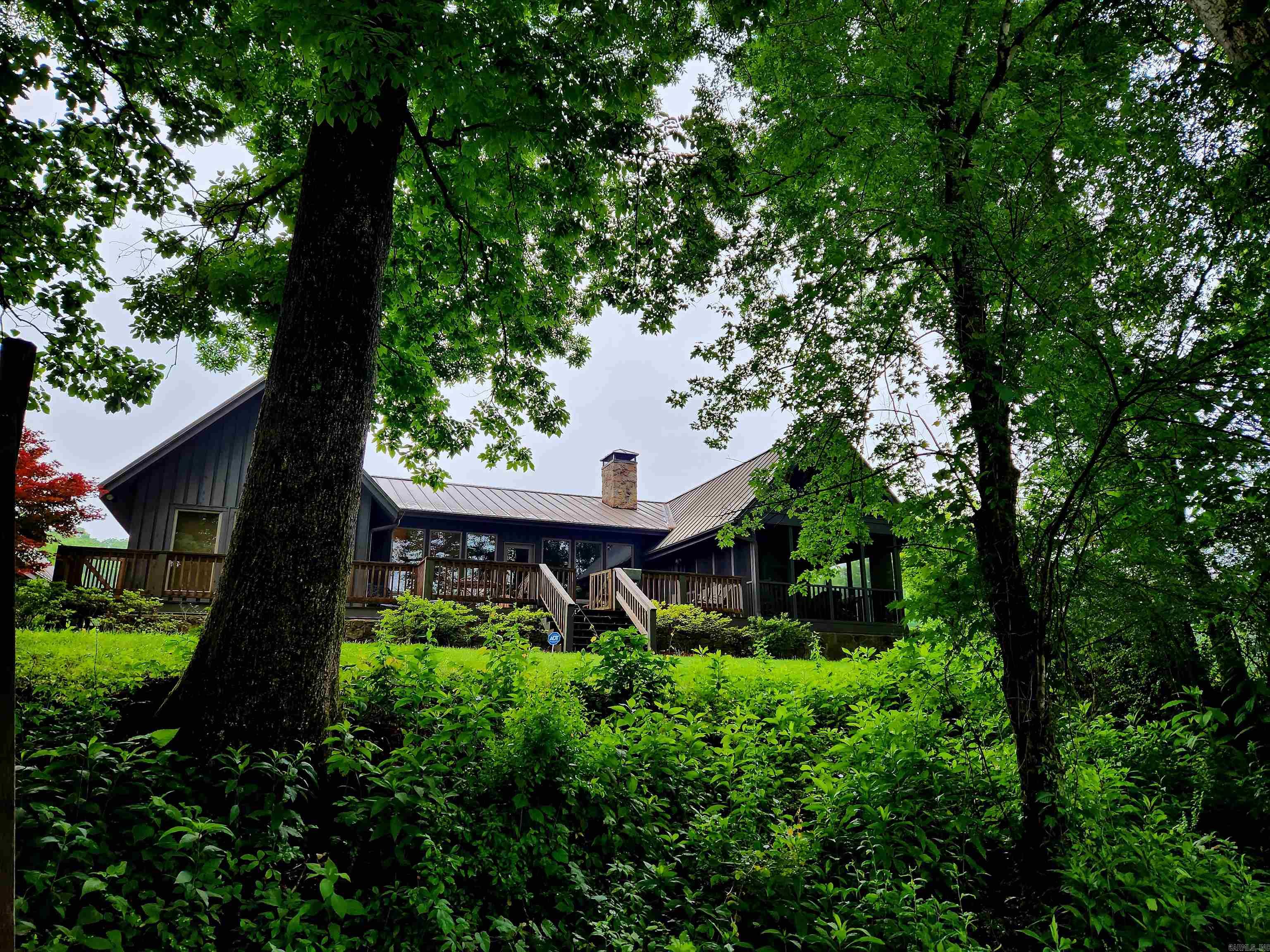 EAST RIVER DRIVE ESTATES - Residential