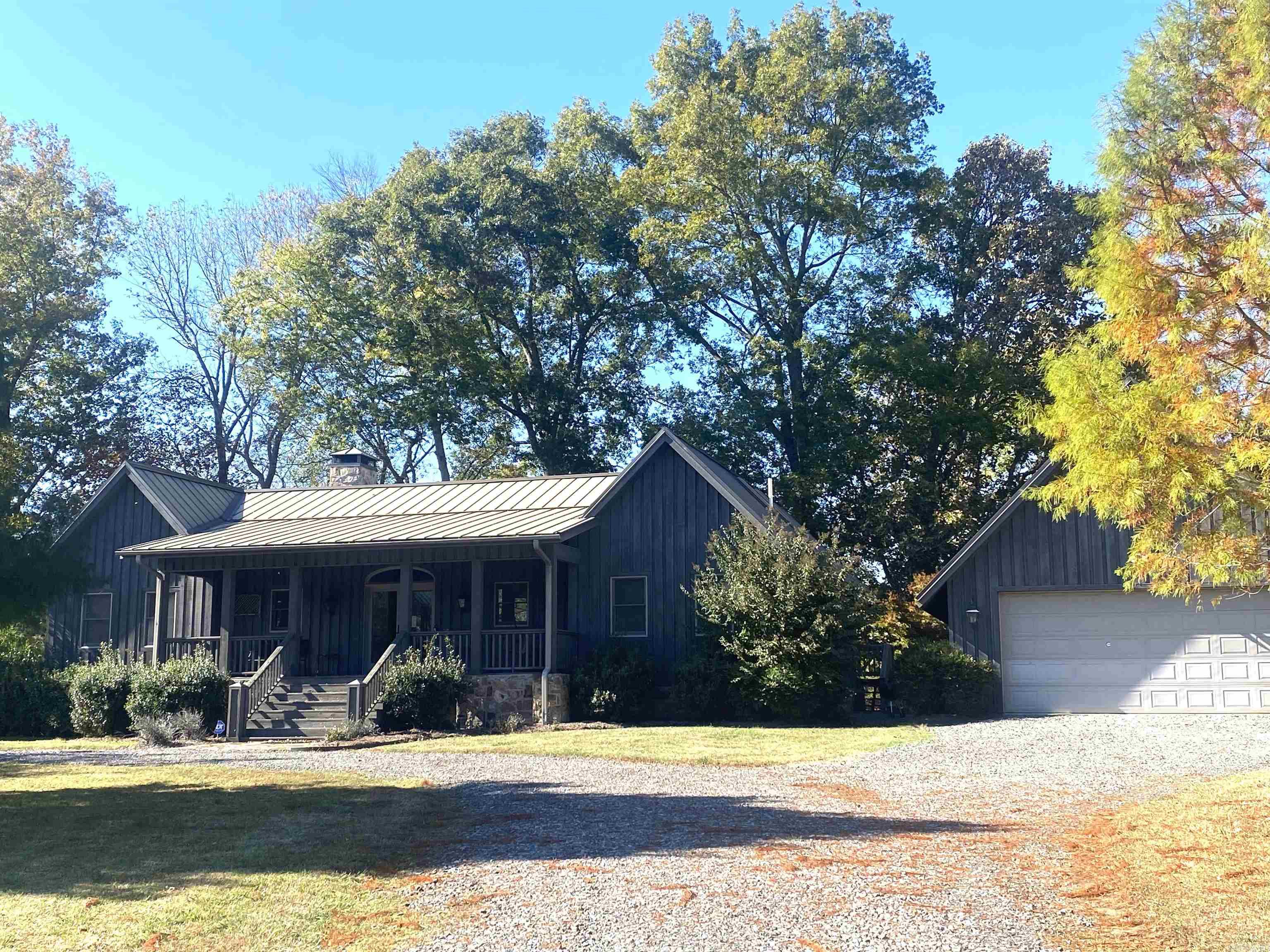 EAST RIVER DRIVE ESTATES - Residential