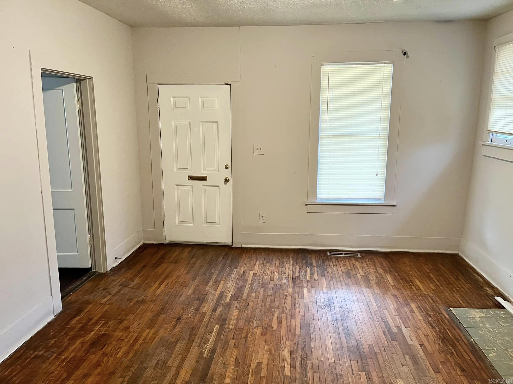 Elm Street - Residential Lease