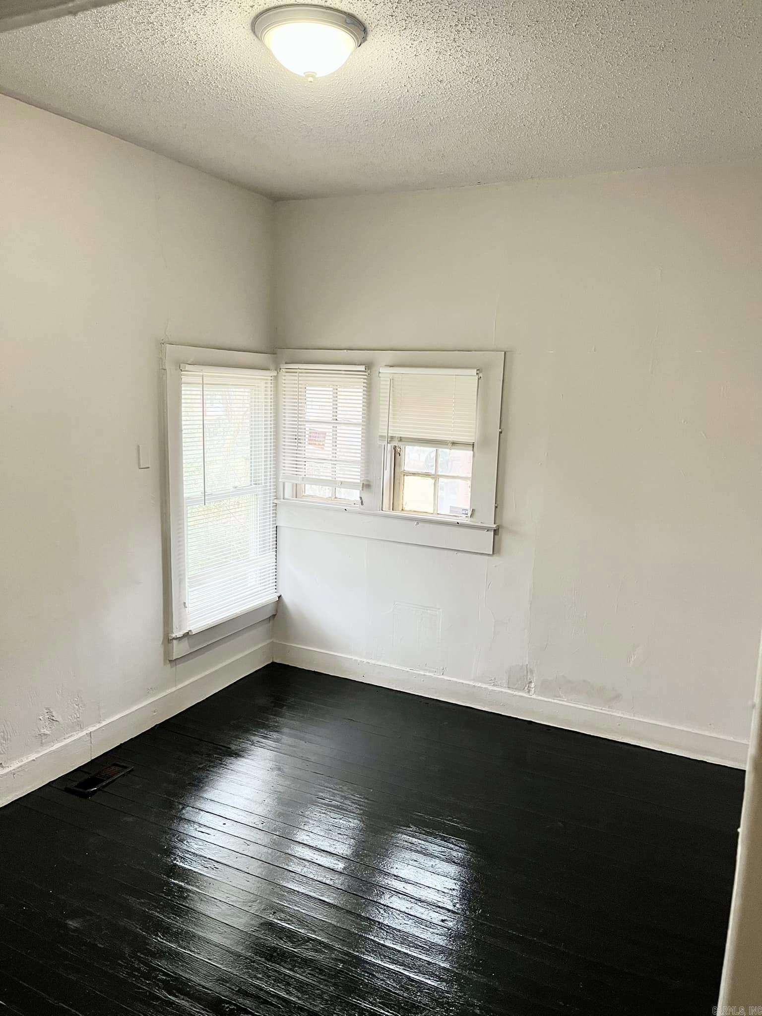 Elm Street - Residential Lease