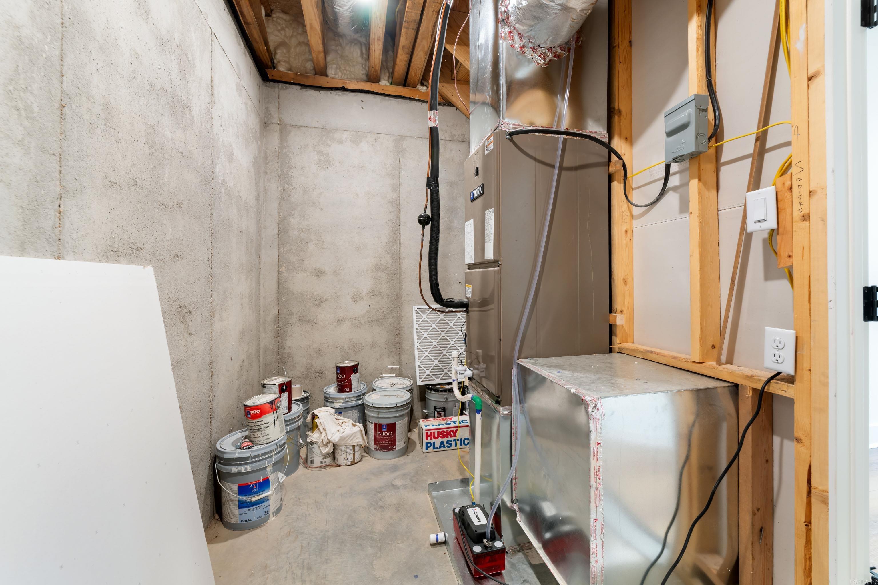 HIDDEN VALLEY ESTATES - Residential