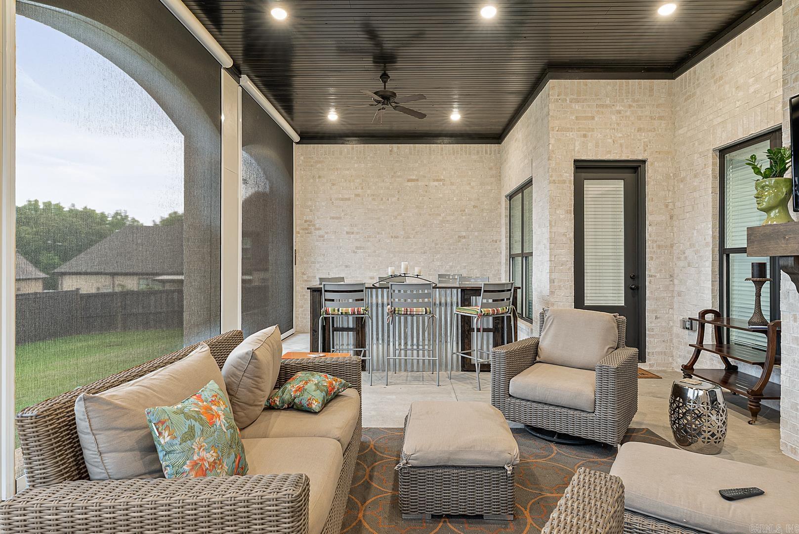 BARRINGTON PARK - Residential