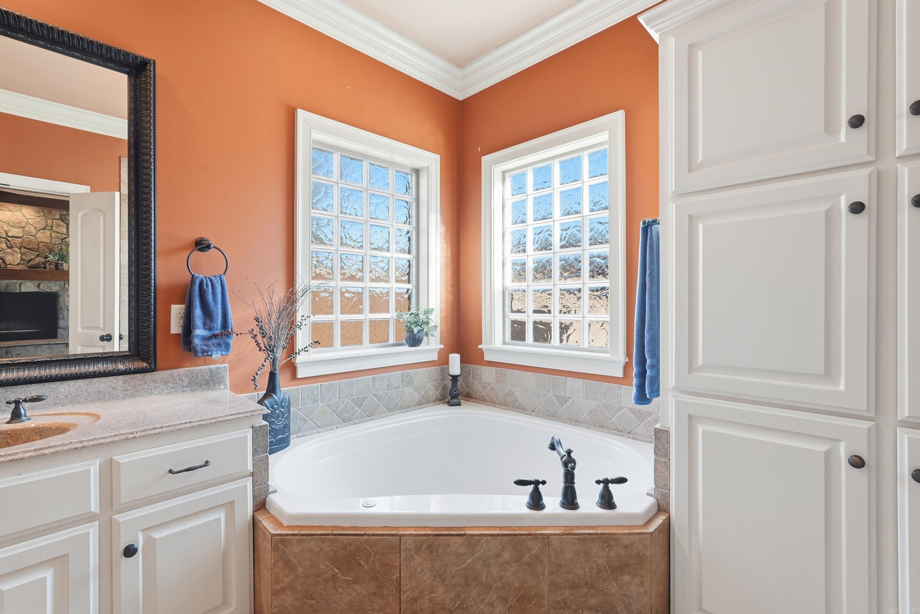 APPLEWOOD COVE - Residential