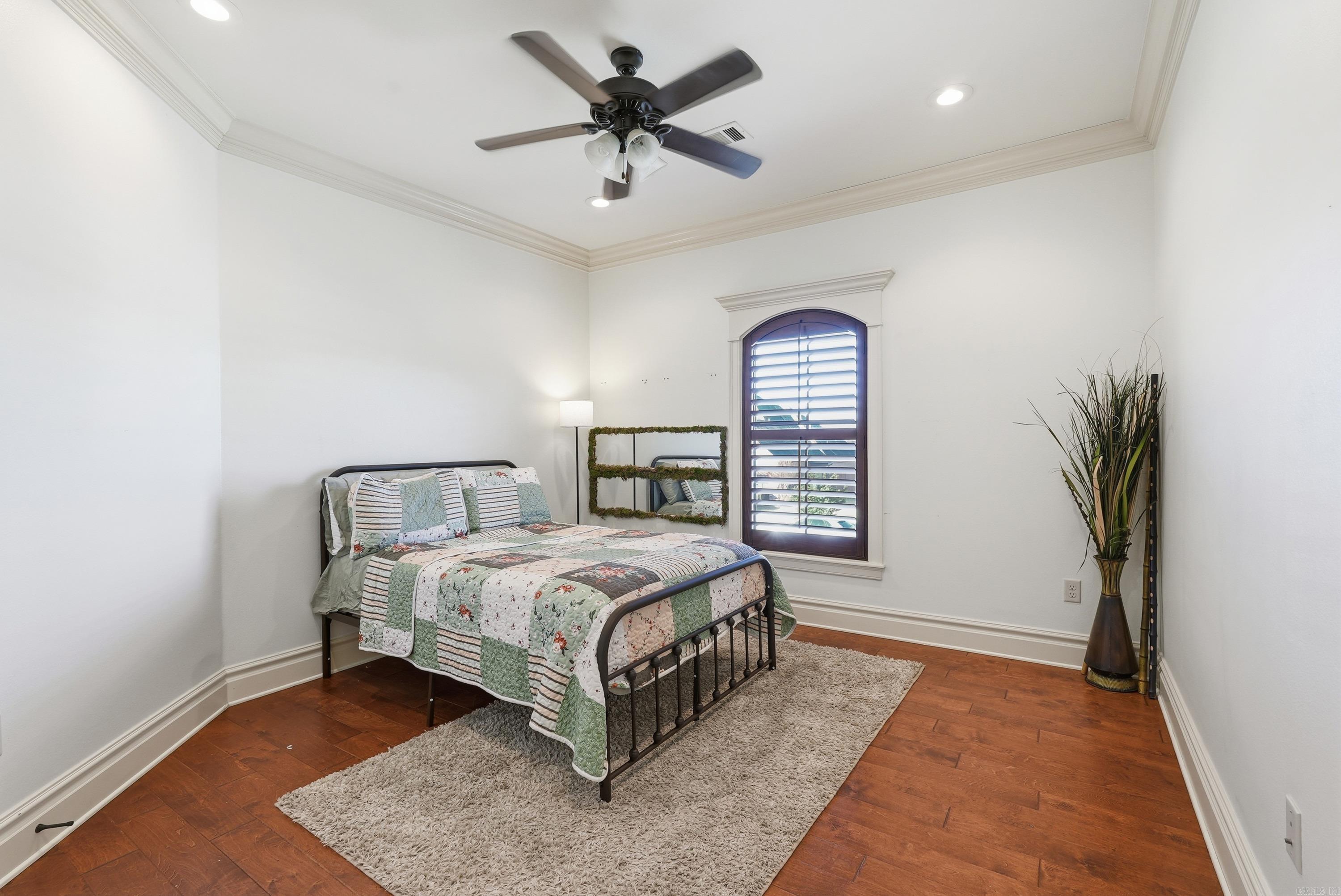 APPLEWOOD COVE - Residential