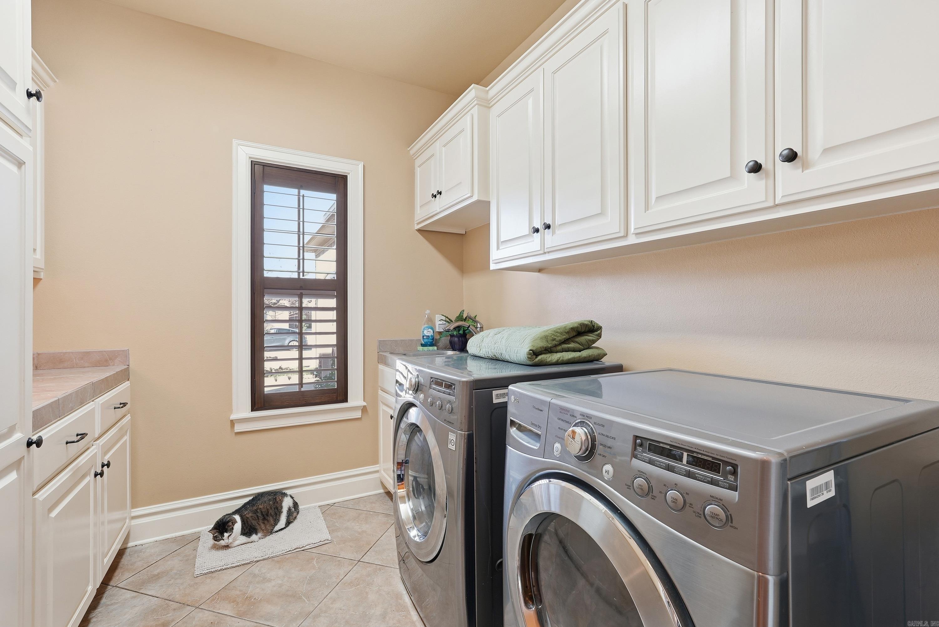 APPLEWOOD COVE - Residential