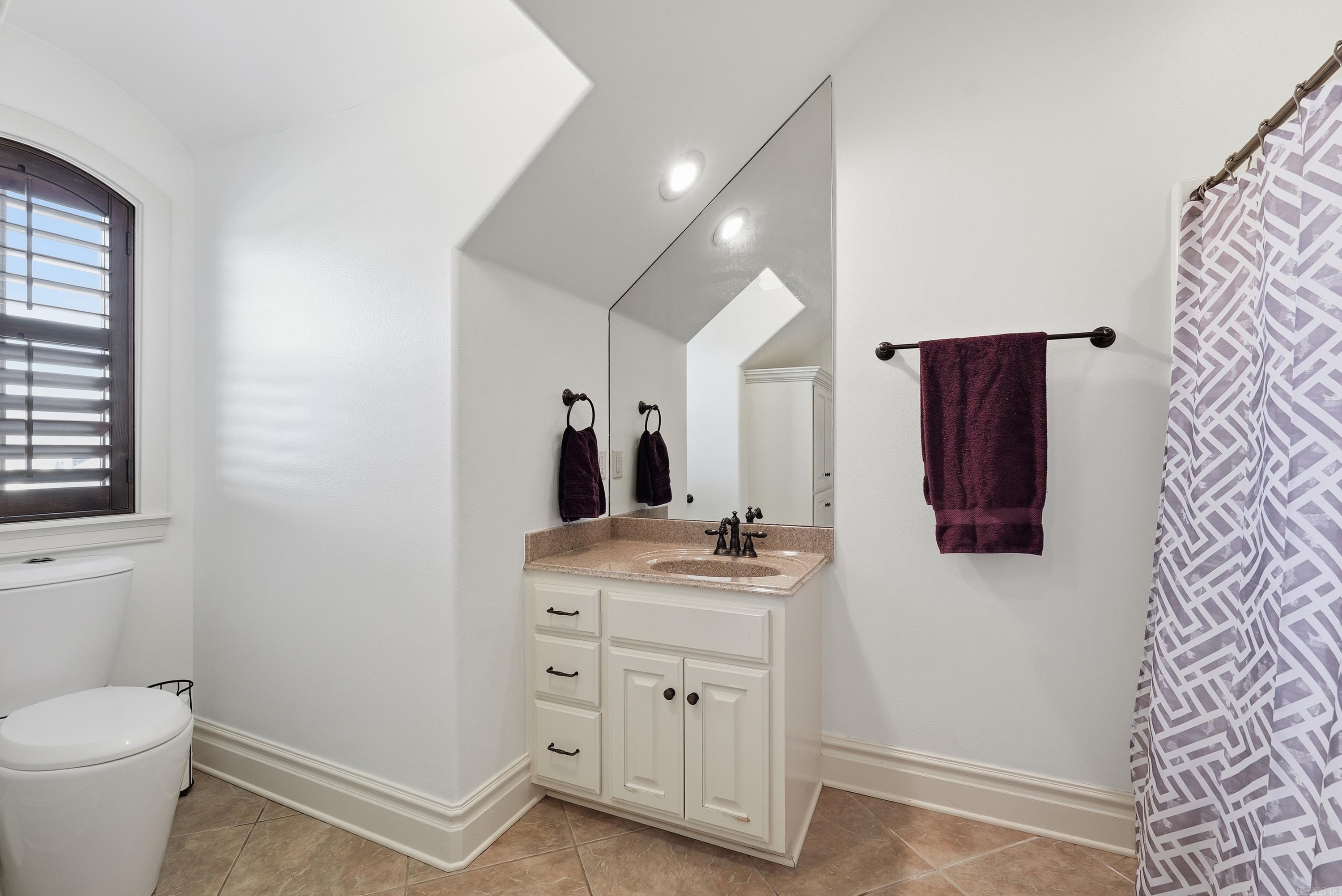 APPLEWOOD COVE - Residential