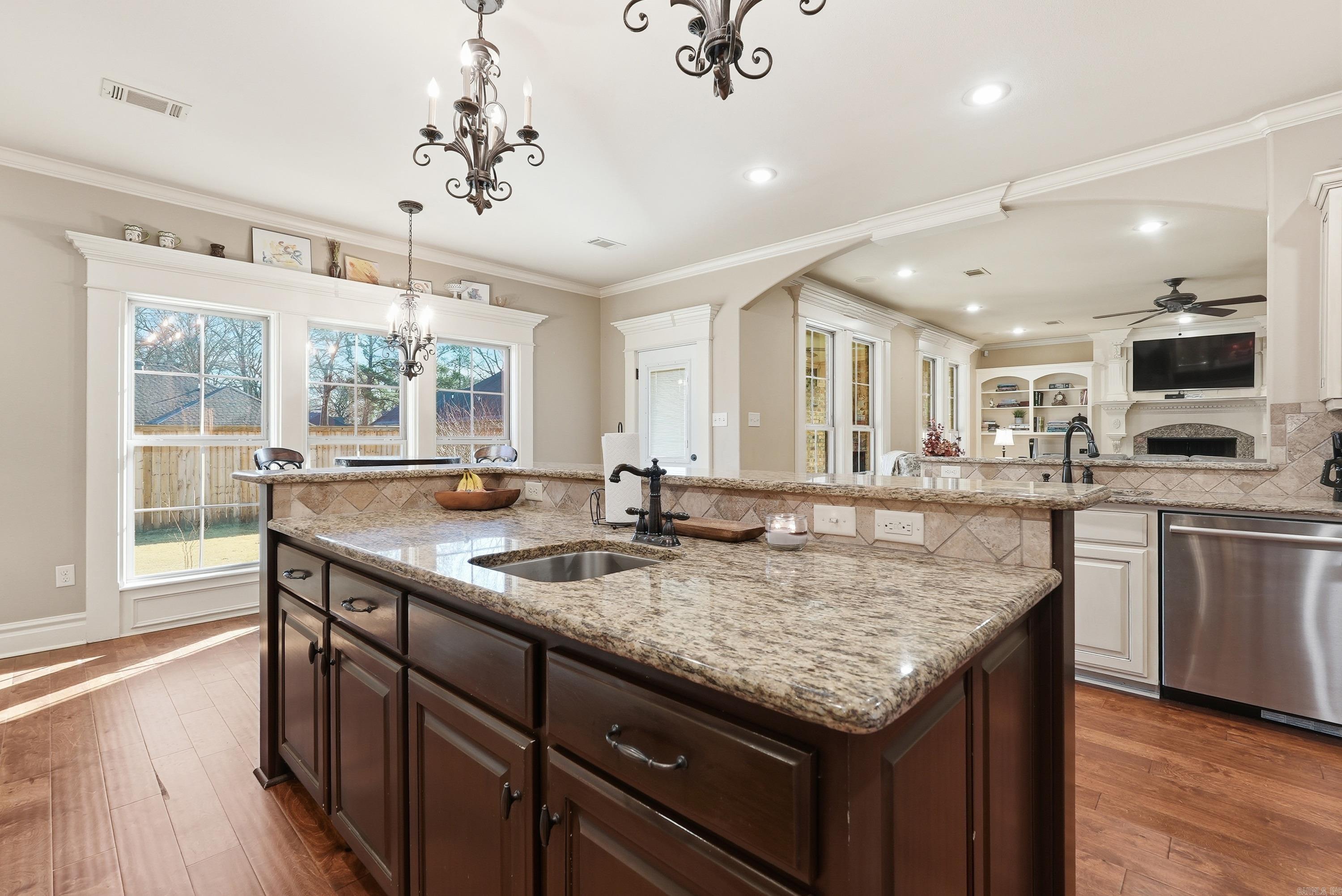 APPLEWOOD COVE - Residential