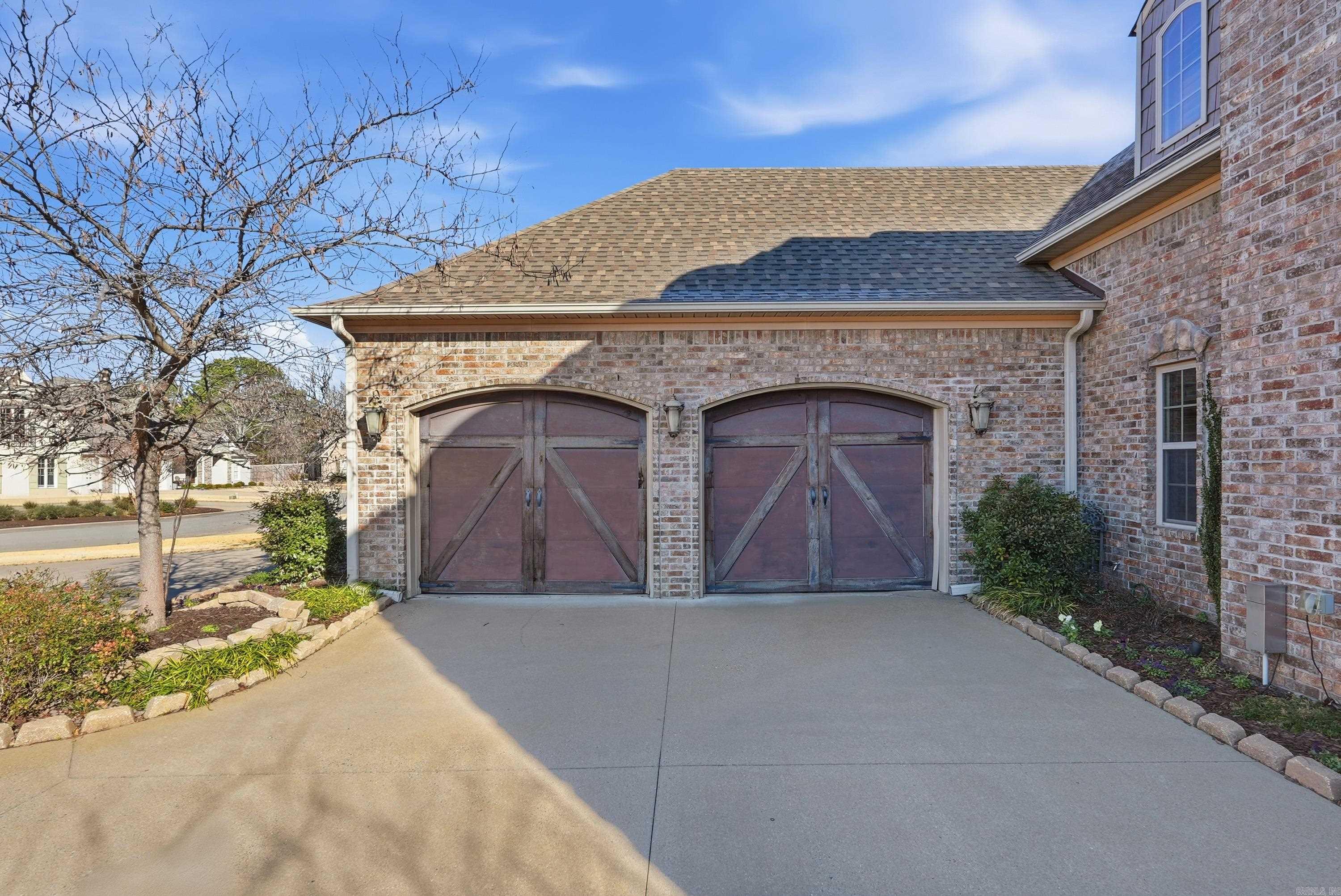 APPLEWOOD COVE - Residential