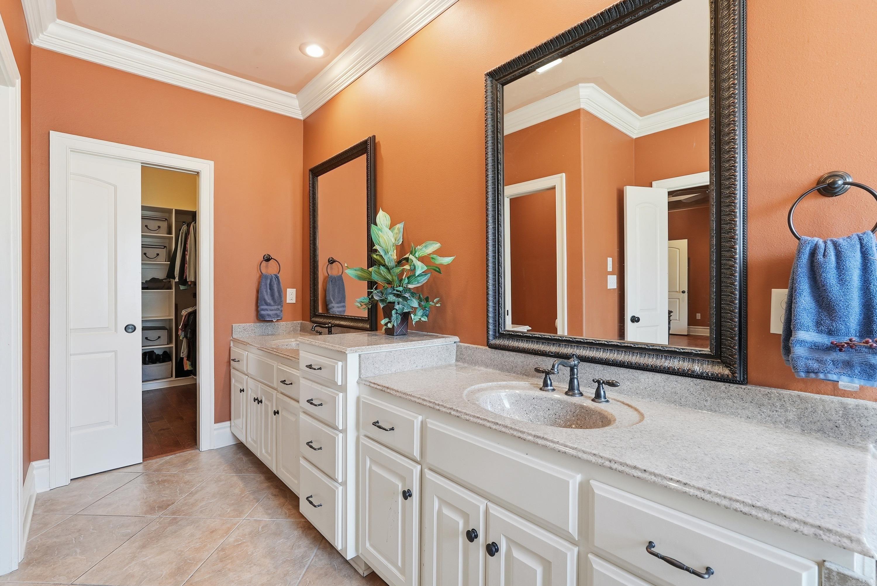 APPLEWOOD COVE - Residential