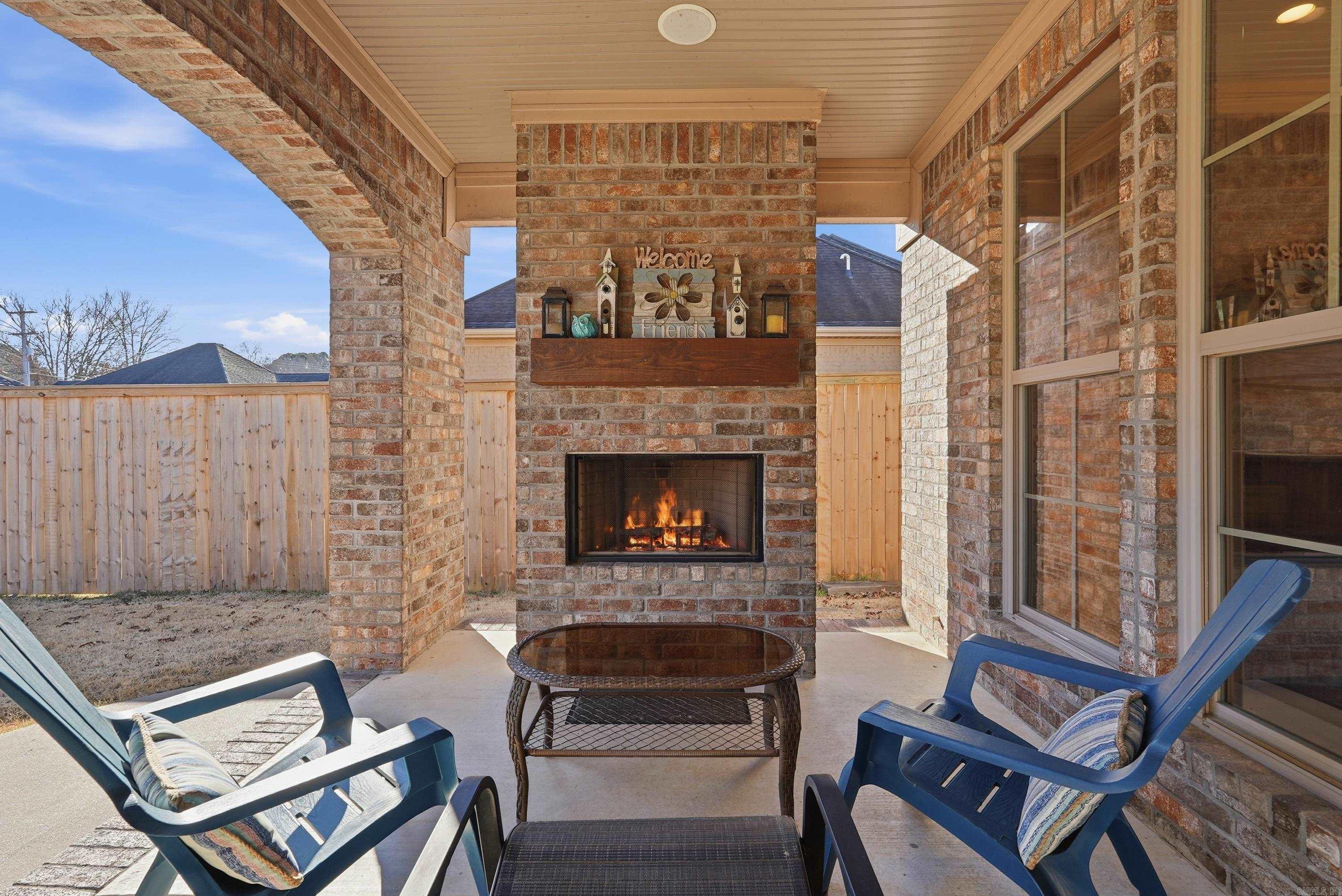 APPLEWOOD COVE - Residential