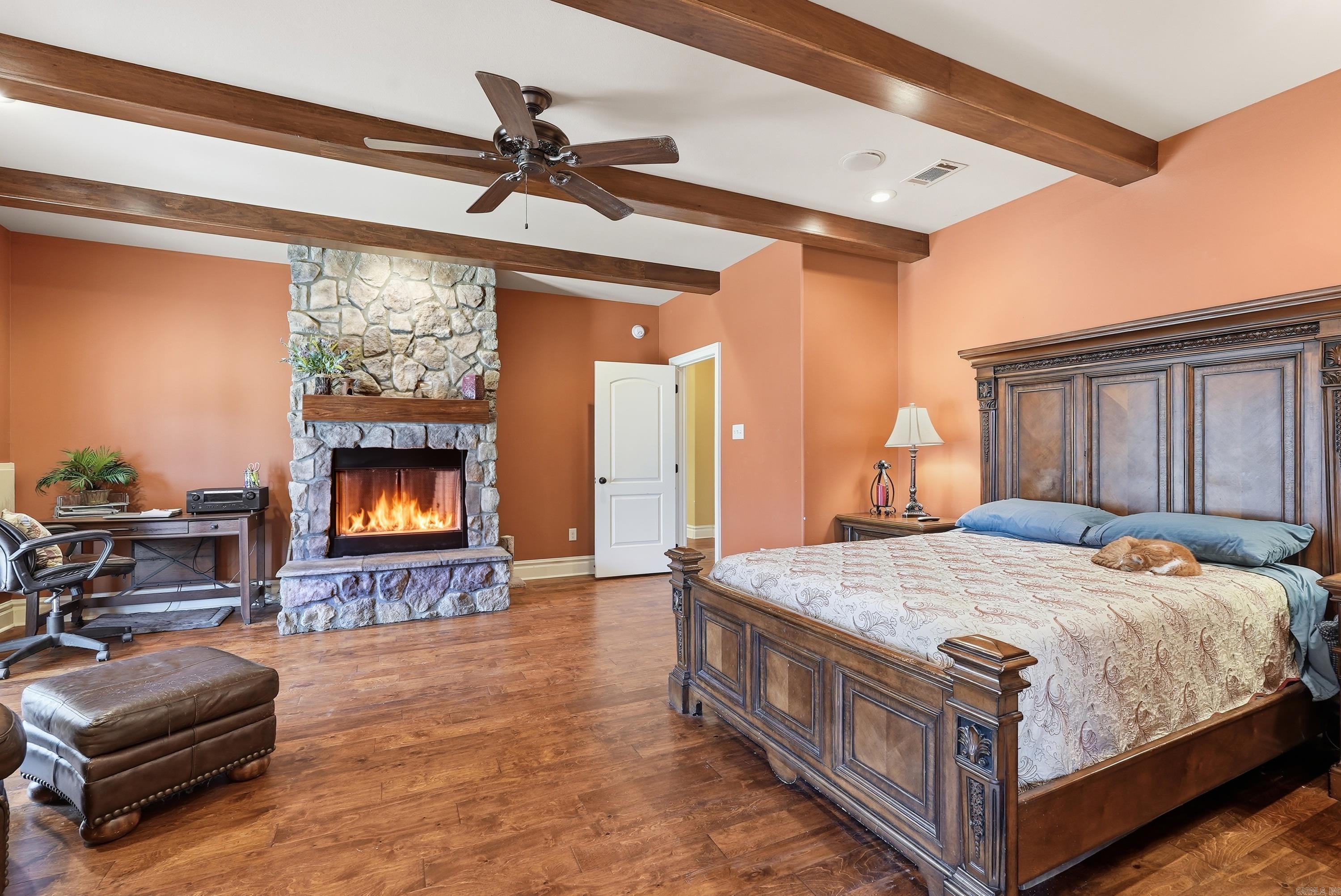 APPLEWOOD COVE - Residential