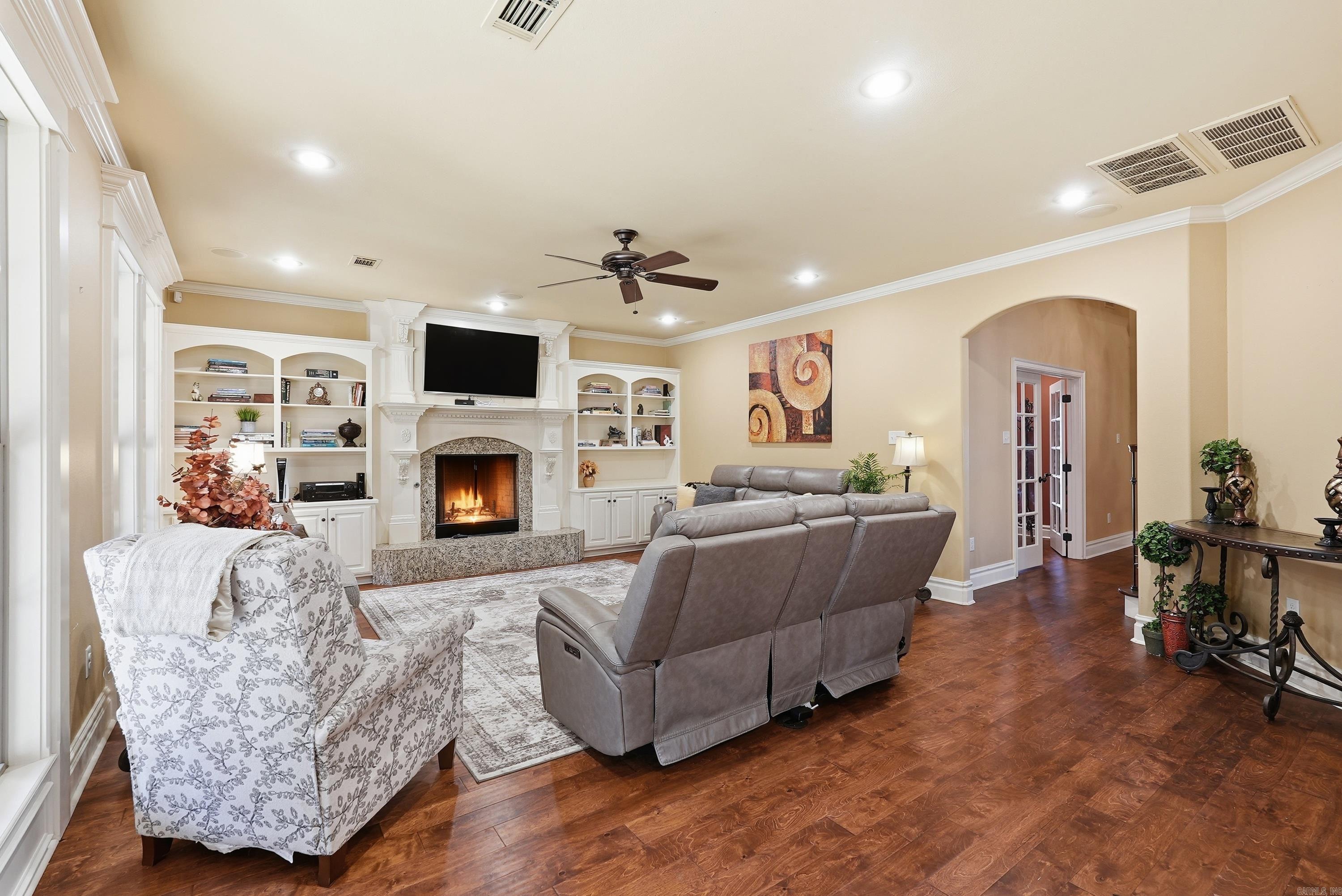 APPLEWOOD COVE - Residential