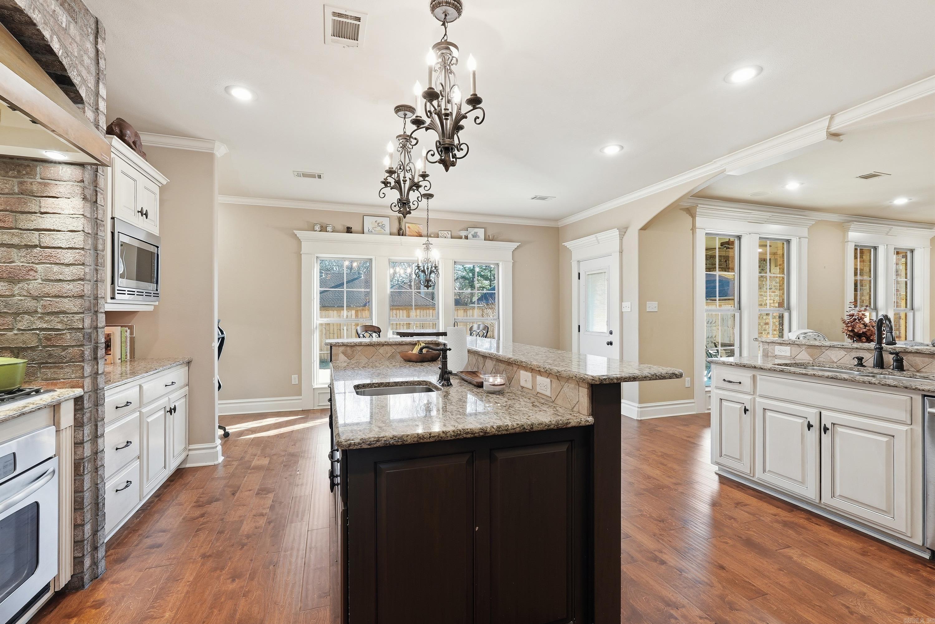 APPLEWOOD COVE - Residential