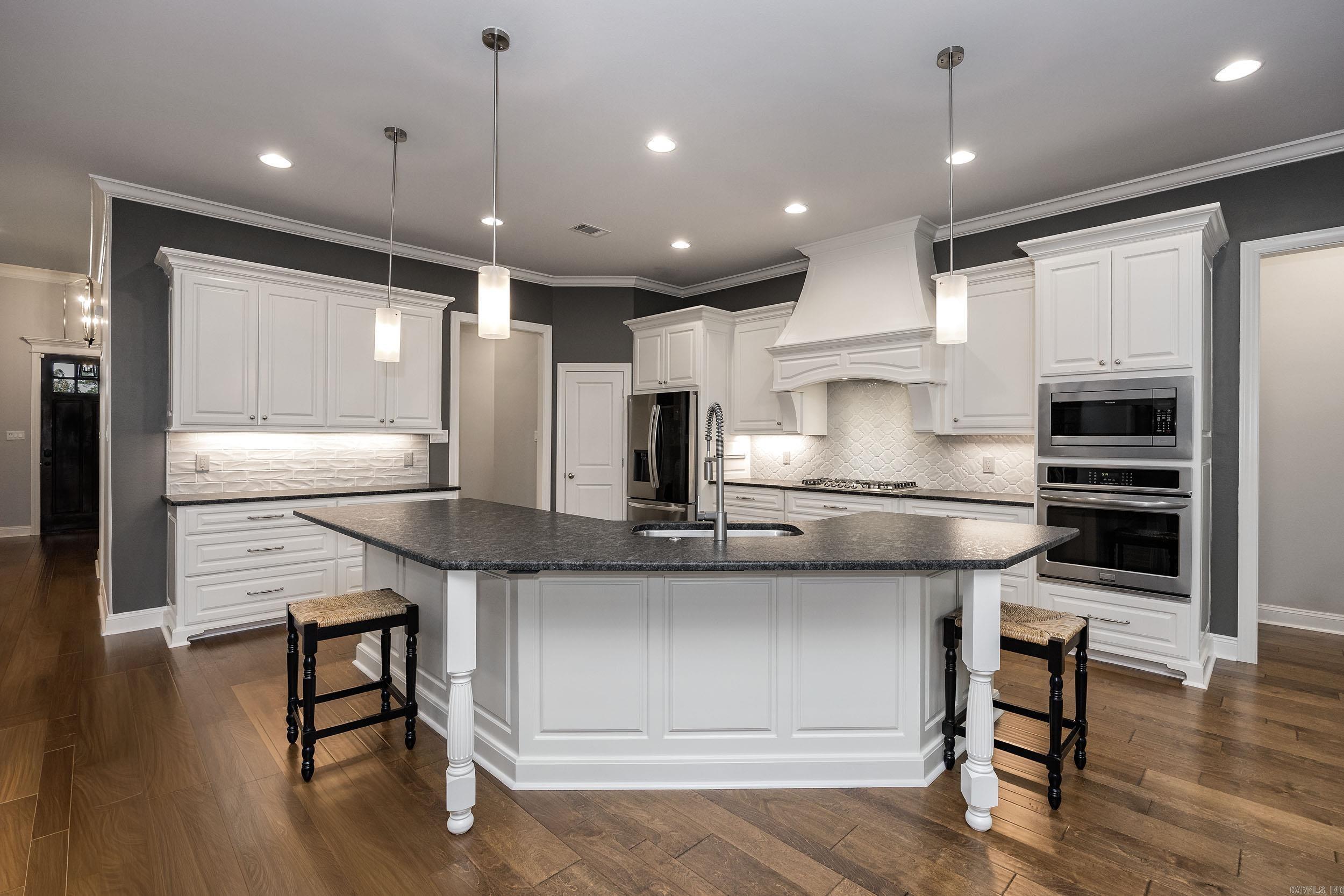 CHENAL VALLEY EPERNAY PLACE - Residential