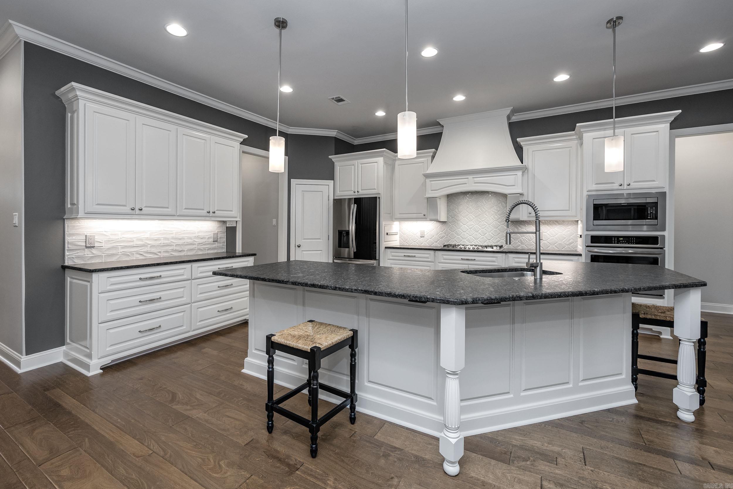 CHENAL VALLEY EPERNAY PLACE - Residential