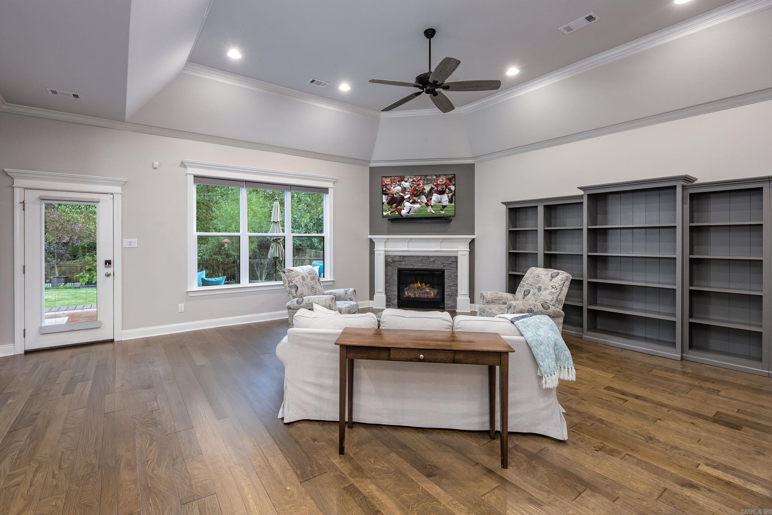CHENAL VALLEY EPERNAY PLACE - Residential