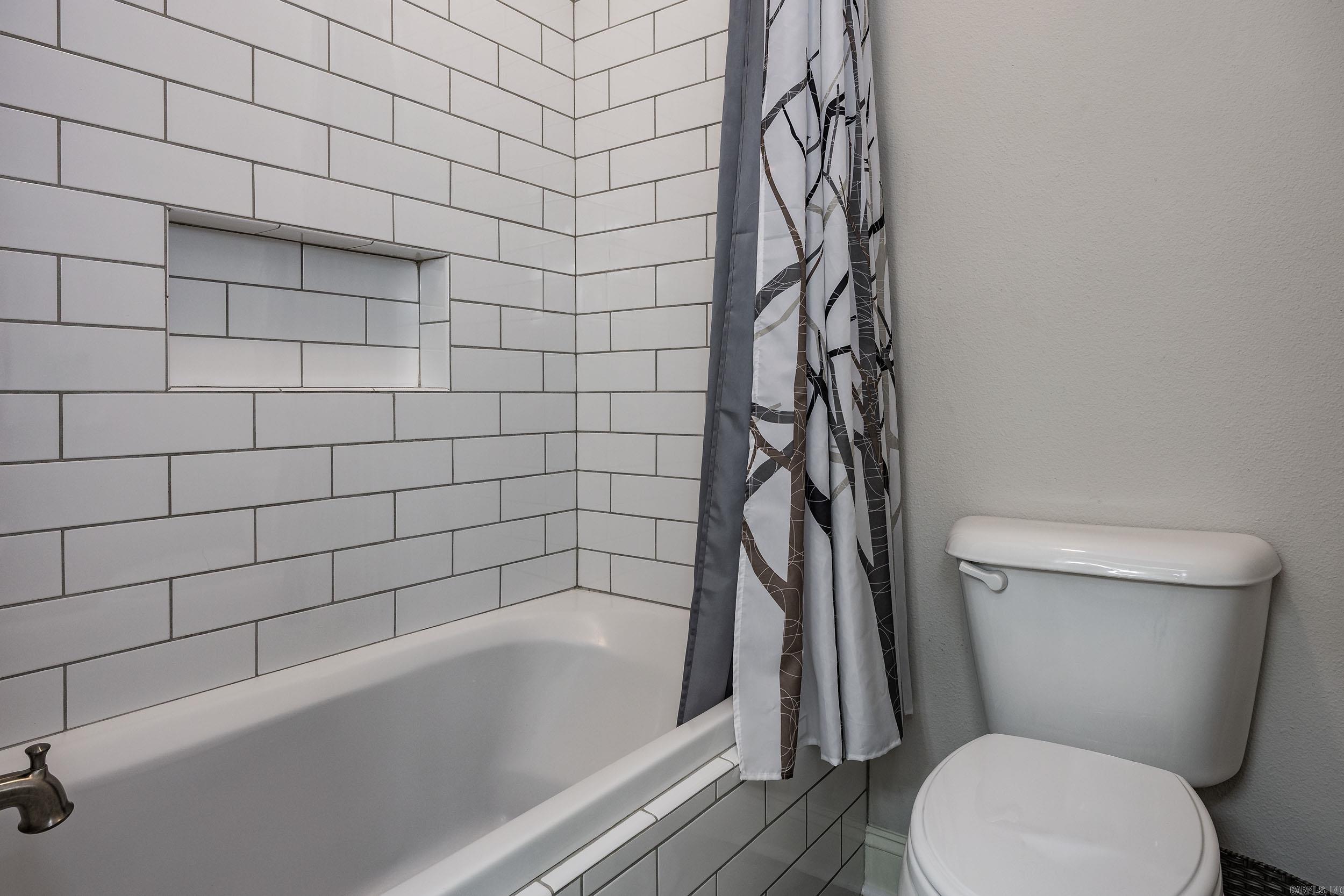 CHENAL VALLEY EPERNAY PLACE - Residential