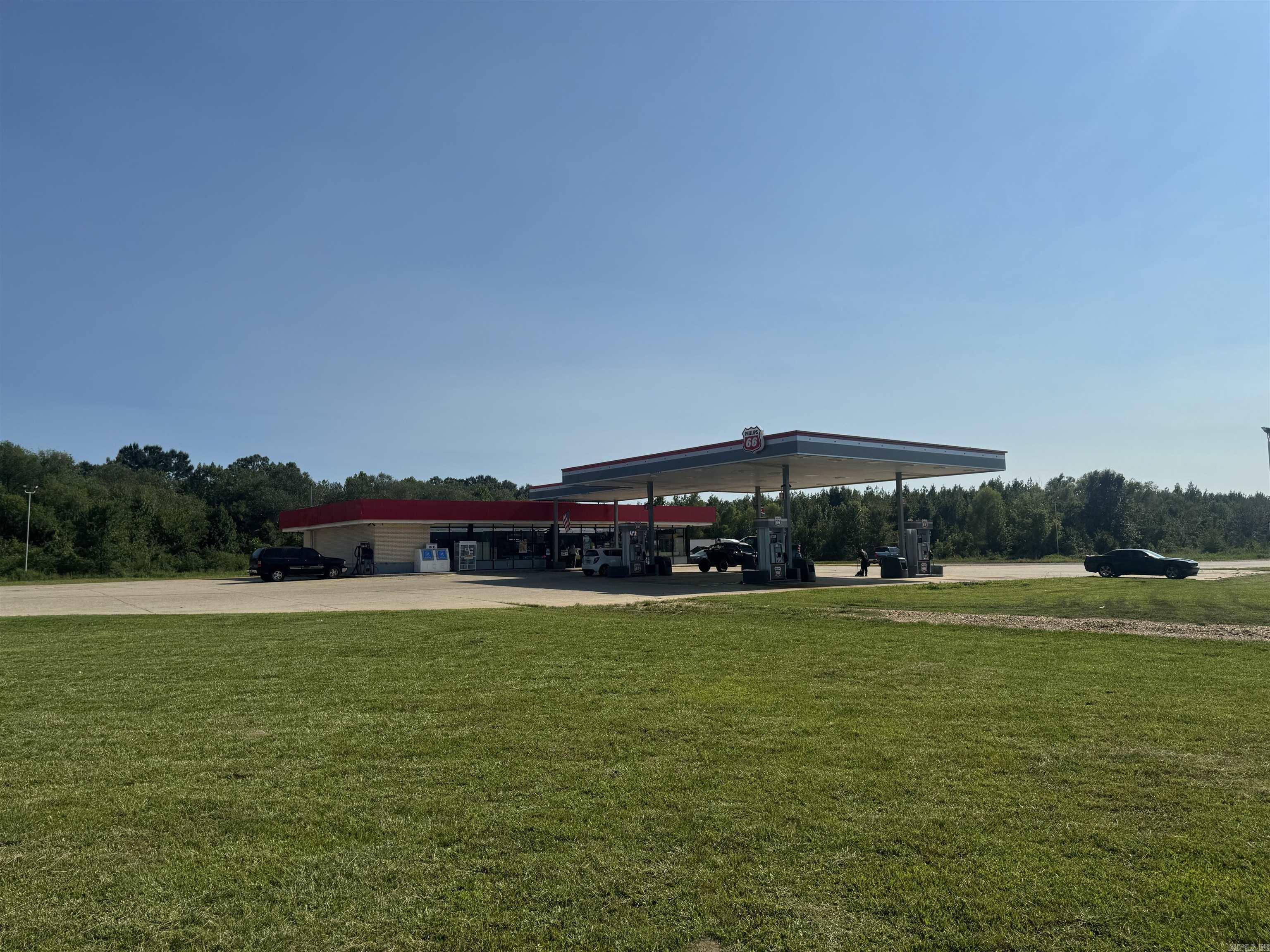 Extremely profitable new location Truck Stop and Gas Mart located in Nashville Arkansas. This property is a total upgrade with new pumps and canopies. There are driver facilities with showers and plenty of parking available. Financials available upon request and signed NDA from potential buyers.