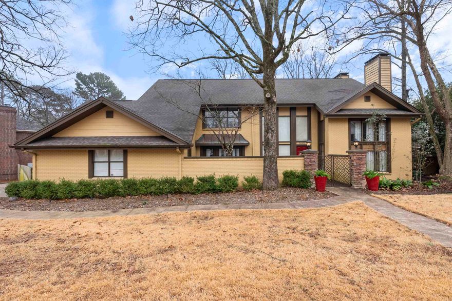 Architecturally Stunning home in Desirable St Charles neighborhood. This 4 bed, 3.5 bath gem exudes charm and elegance, with an abundance of large windows that fill the home with natural light. From the moment you arrive, you'll be captivated by the inviting courtyard. Step inside to soaring 22 ft vaulted ceilings and the cozy ambiance of the first living area, complete with one of 2 fireplaces. The open-concept design flows seamlessly into the 2nd living room and eat in kitchen, where the 2nd fireplace creates warm and welcoming atmosphere. A private office adds versatility, while the expansive deck is perfect for entertaining. Upstairs you will find 4 spacious bedrooms and 3 full baths. Bonus 330 sq ft loft area with a closet (not included in sq footage) . Perfect blend of style, functionality and comfort. Ready to welcome its next lucky owner. Close to neighborhood pool, park and tennis courts. Agent see remarks