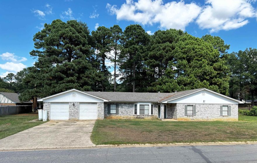 Check out this 3-bedroom, 2-bathroom home in a fantastic Benton location! With a great layout and tons of potential, this property is perfect for those looking to add their personal touch. The fully fenced yard offering plenty of space for outdoor activities or pets. Being sold AS-IS, this is a great opportunity for anyone looking to invest in a home with solid bones in a prime spot.