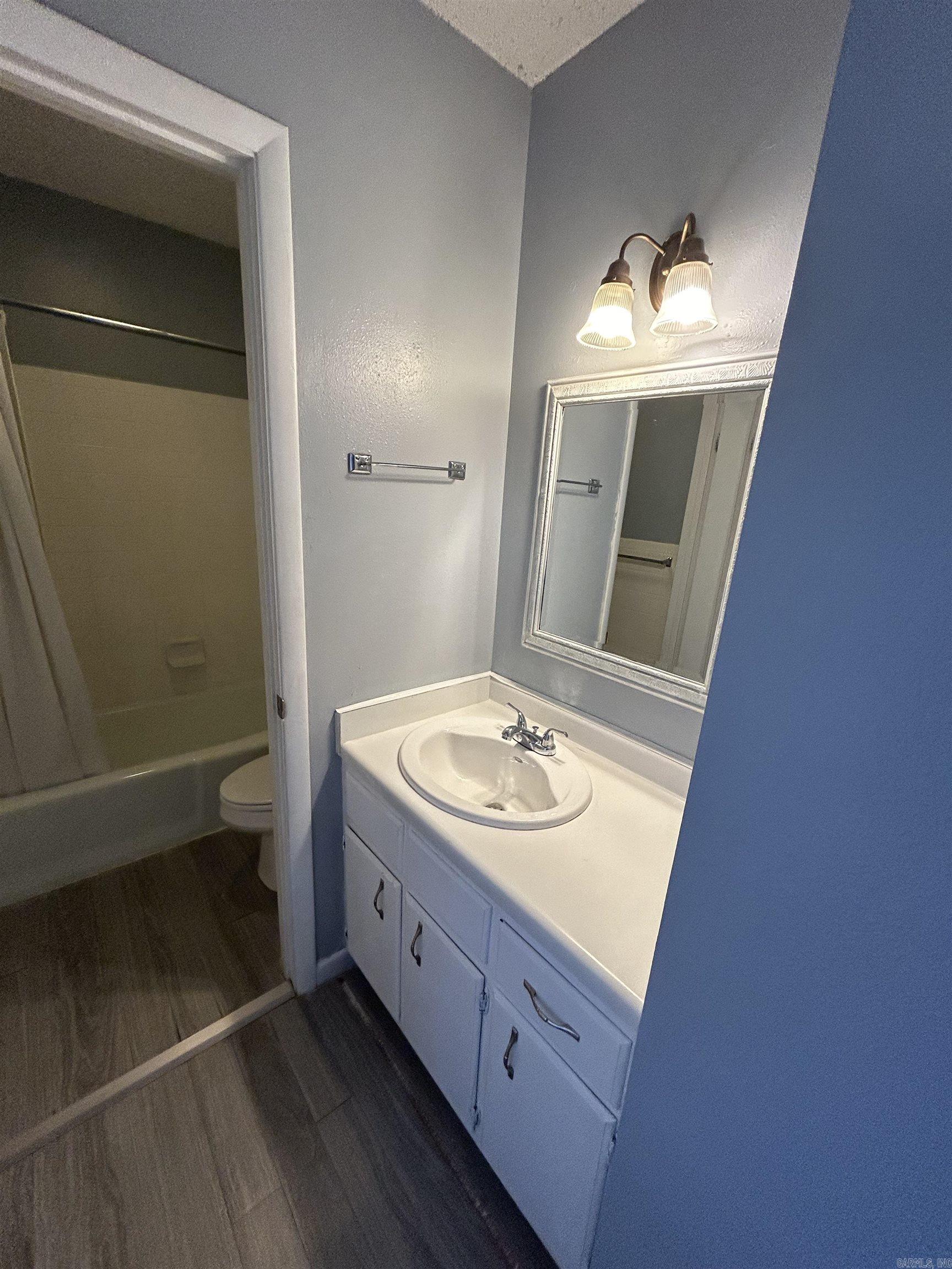 Desoto Courts Townhouse - Residential