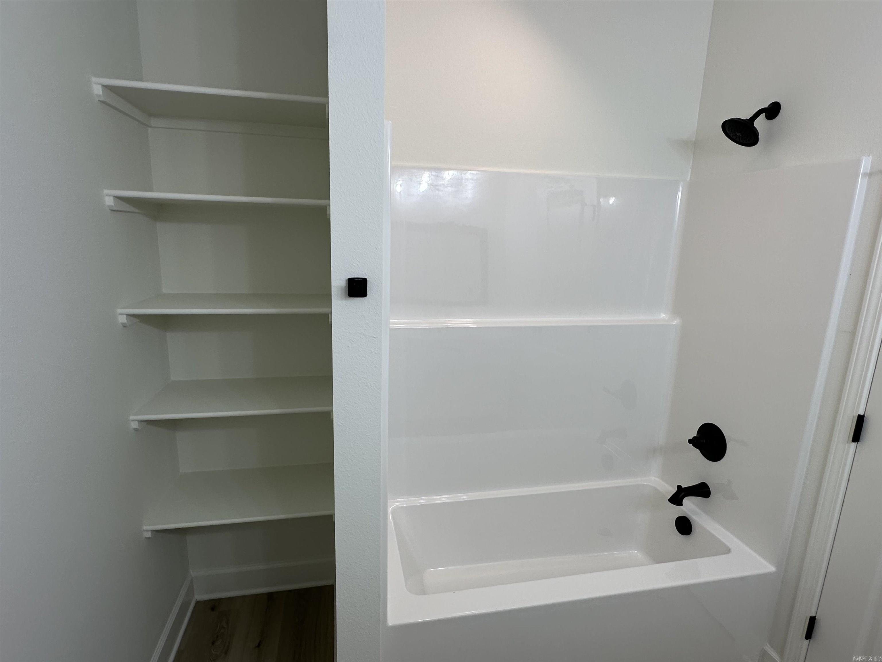 Hicks Interurban - Residential Lease