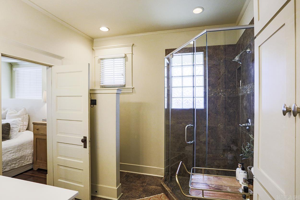 PULASKI HEIGHTS - Residential