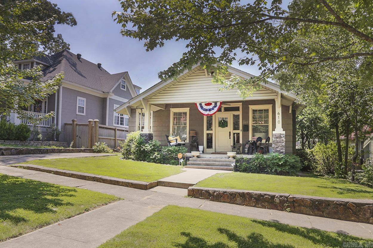 PULASKI HEIGHTS - Residential