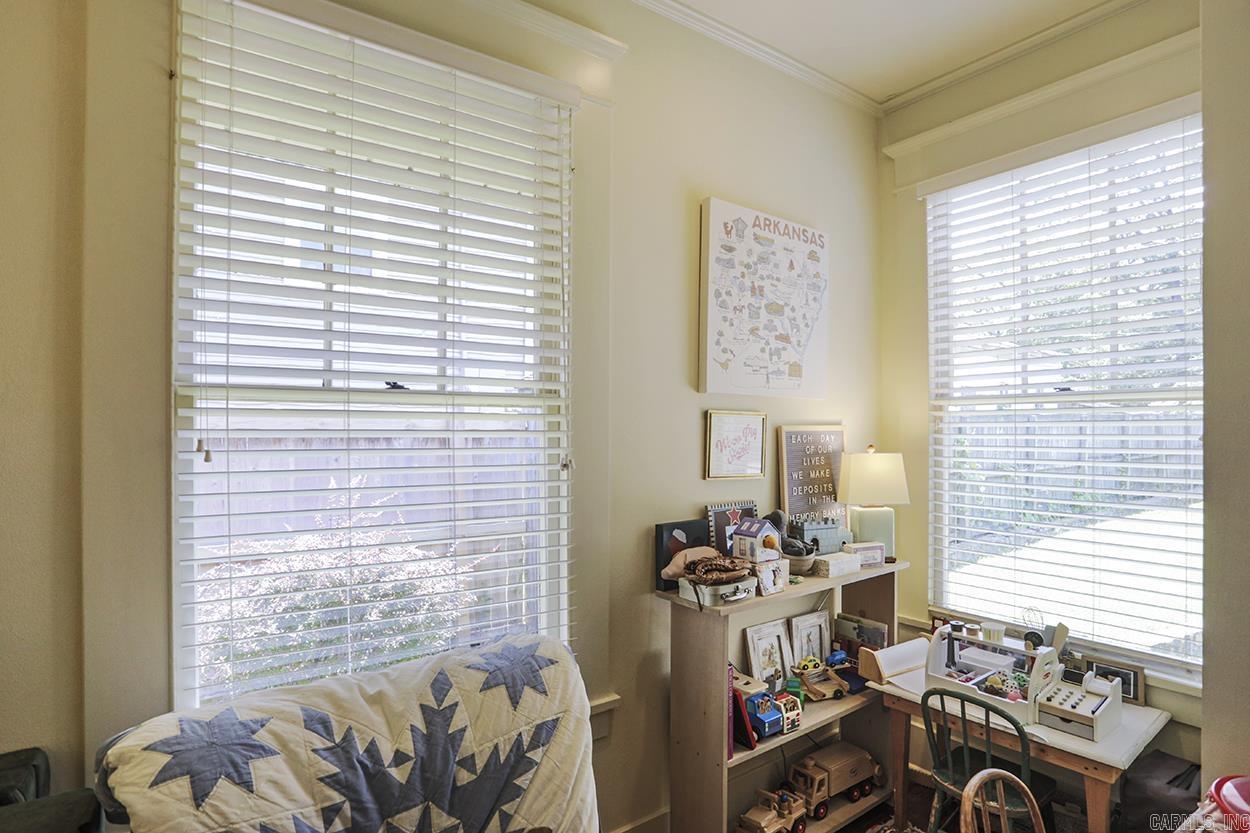 PULASKI HEIGHTS - Residential