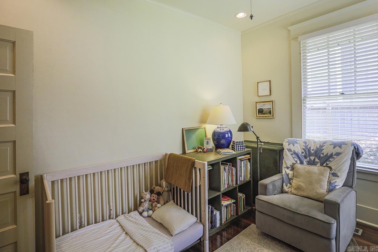 PULASKI HEIGHTS - Residential