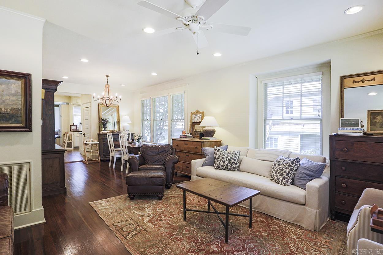 PULASKI HEIGHTS - Residential