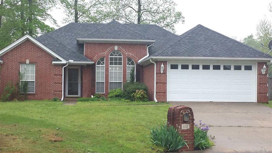 Great home in Country Club of Arkansas.  All Brick in Cul-de-sac. Located between #7 Green and #8 Tee Box Close to Golf course.  Open/Split Floor Plan, Great kitchen with Breakfast Bar and Formal Dining.  Large Master w/Double vanity, Jetted tub, Sep. shower. 2 Car Garage, Oversided Patio that over looks privacy fenced large backyard.