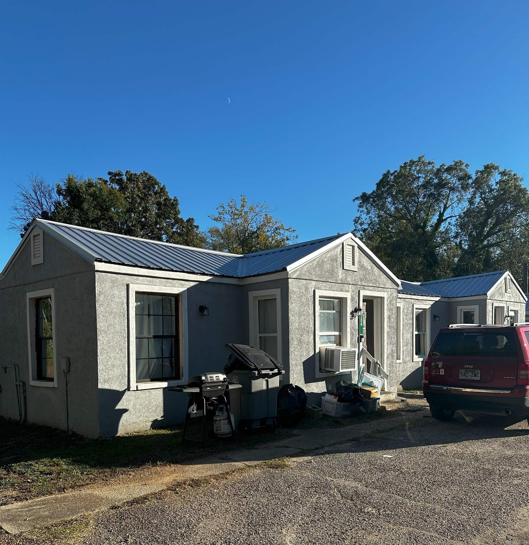 Units recently remodeled. Solid Income, Low expenses, All electric and tenants pay all utilities. Call an agent for a 48 hour notice to show. Financials are in Additional docs.