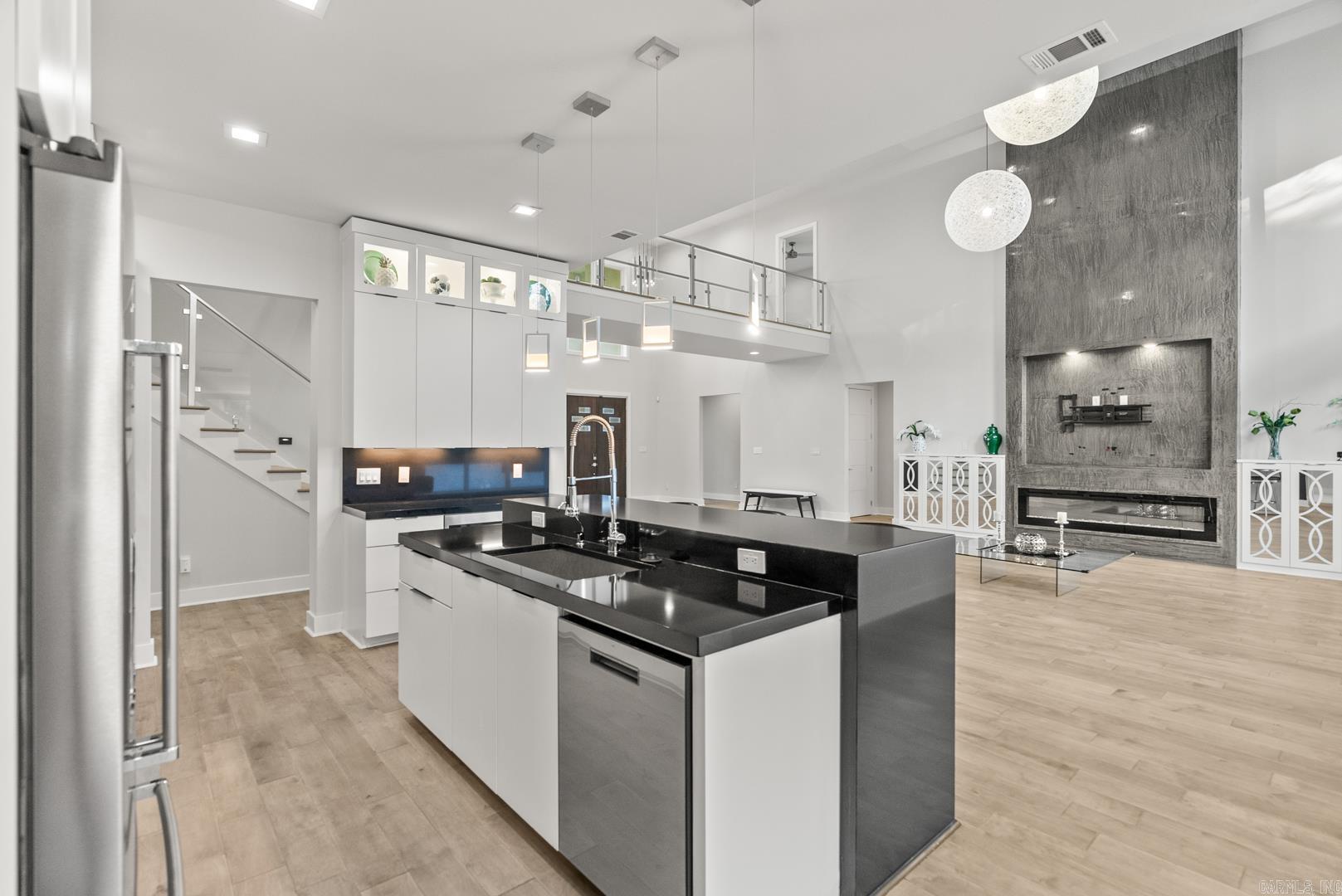 CHENAL VALLEY "ENSBURY PLACE" - Residential