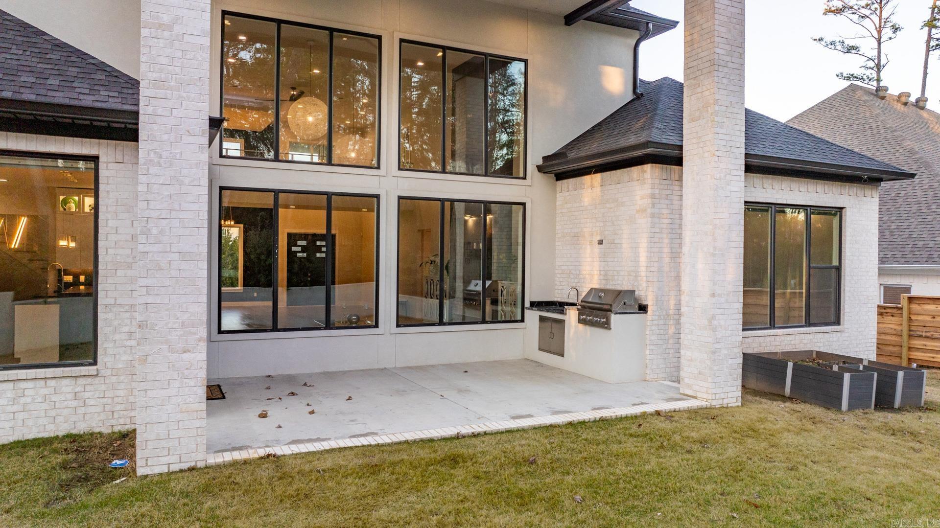 CHENAL VALLEY "ENSBURY PLACE" - Residential