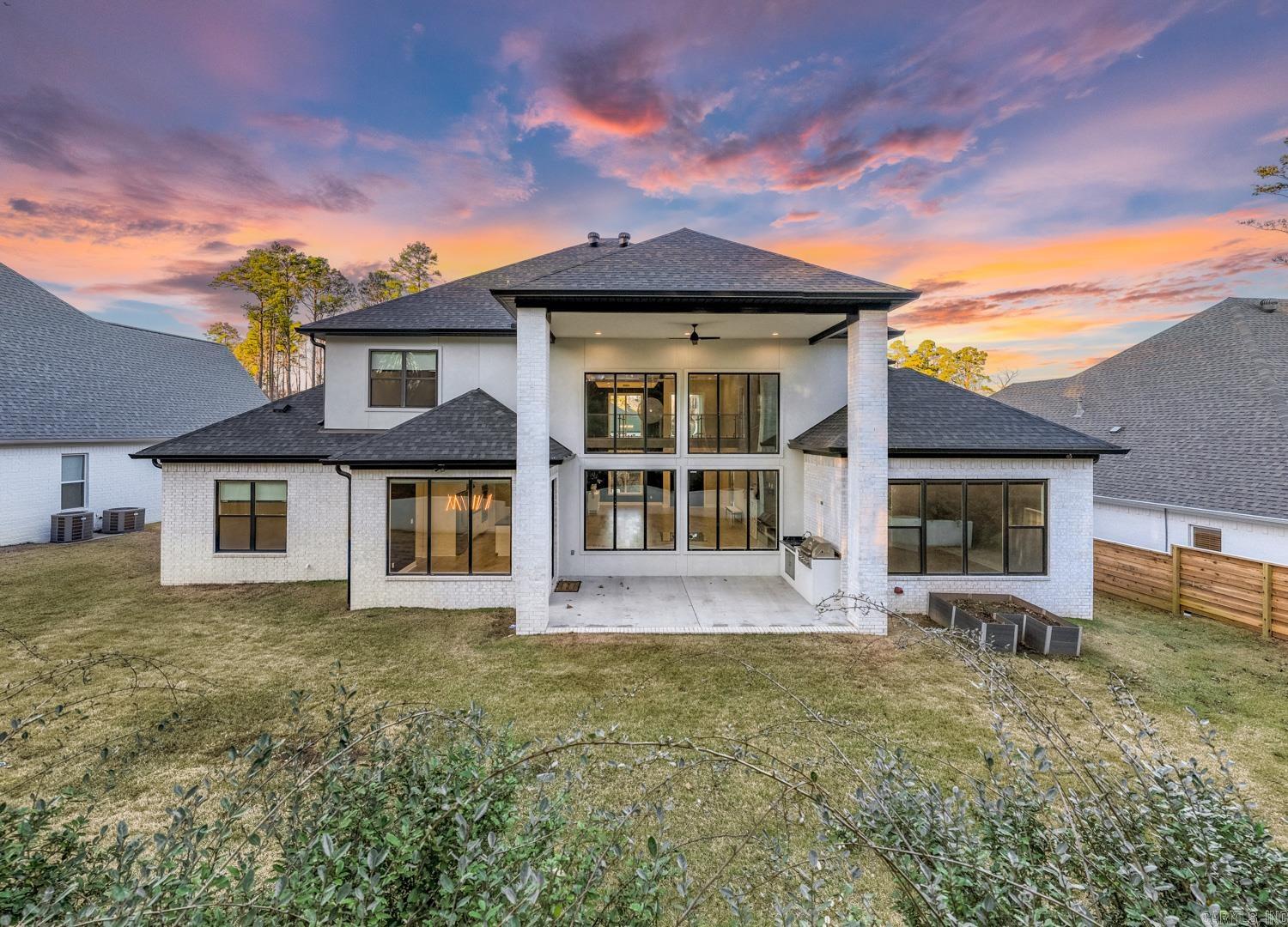 CHENAL VALLEY "ENSBURY PLACE" - Residential