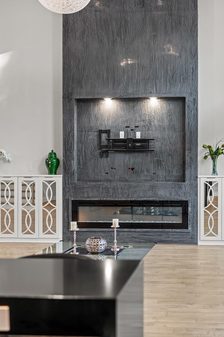 CHENAL VALLEY "ENSBURY PLACE" - Residential