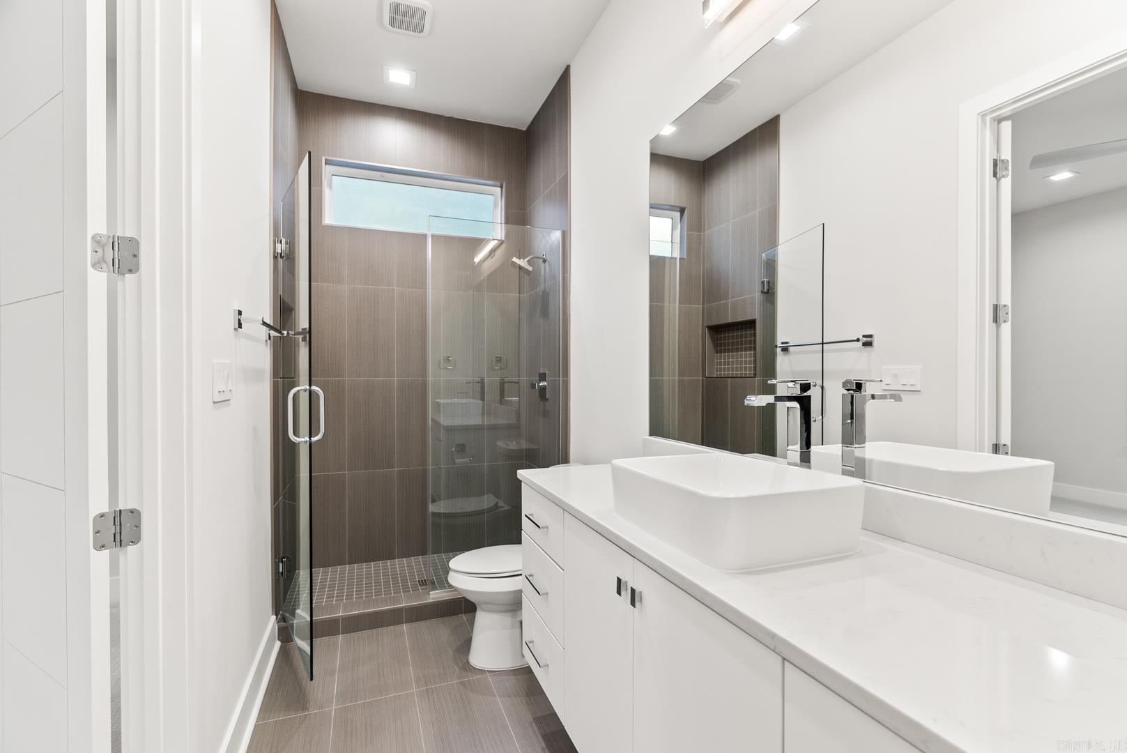 CHENAL VALLEY "ENSBURY PLACE" - Residential