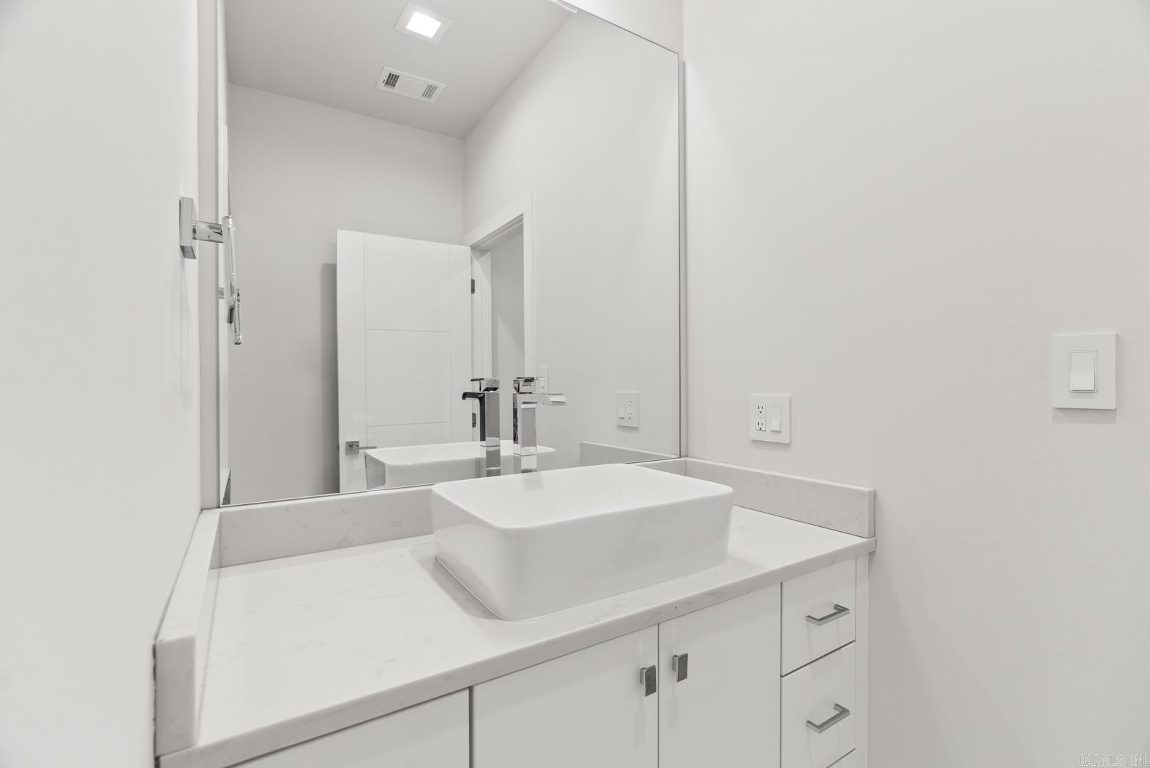 CHENAL VALLEY "ENSBURY PLACE" - Residential