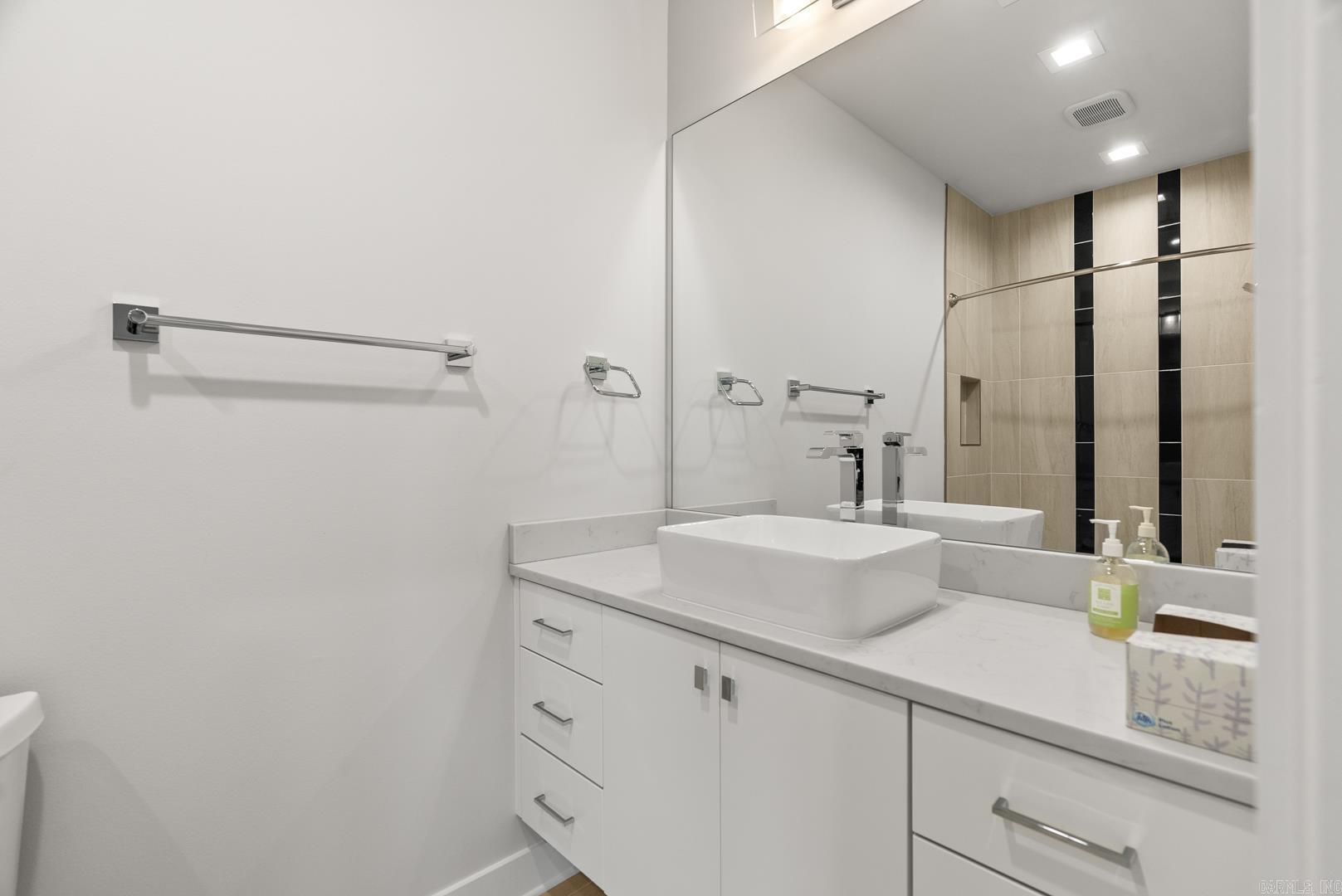 CHENAL VALLEY "ENSBURY PLACE" - Residential