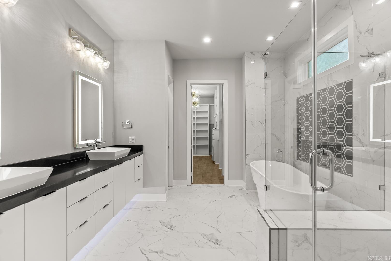 CHENAL VALLEY "ENSBURY PLACE" - Residential