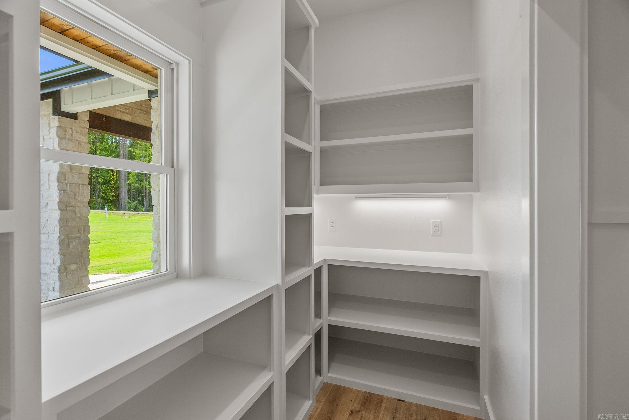 CRYSTAL BROOKE SHORES - Residential