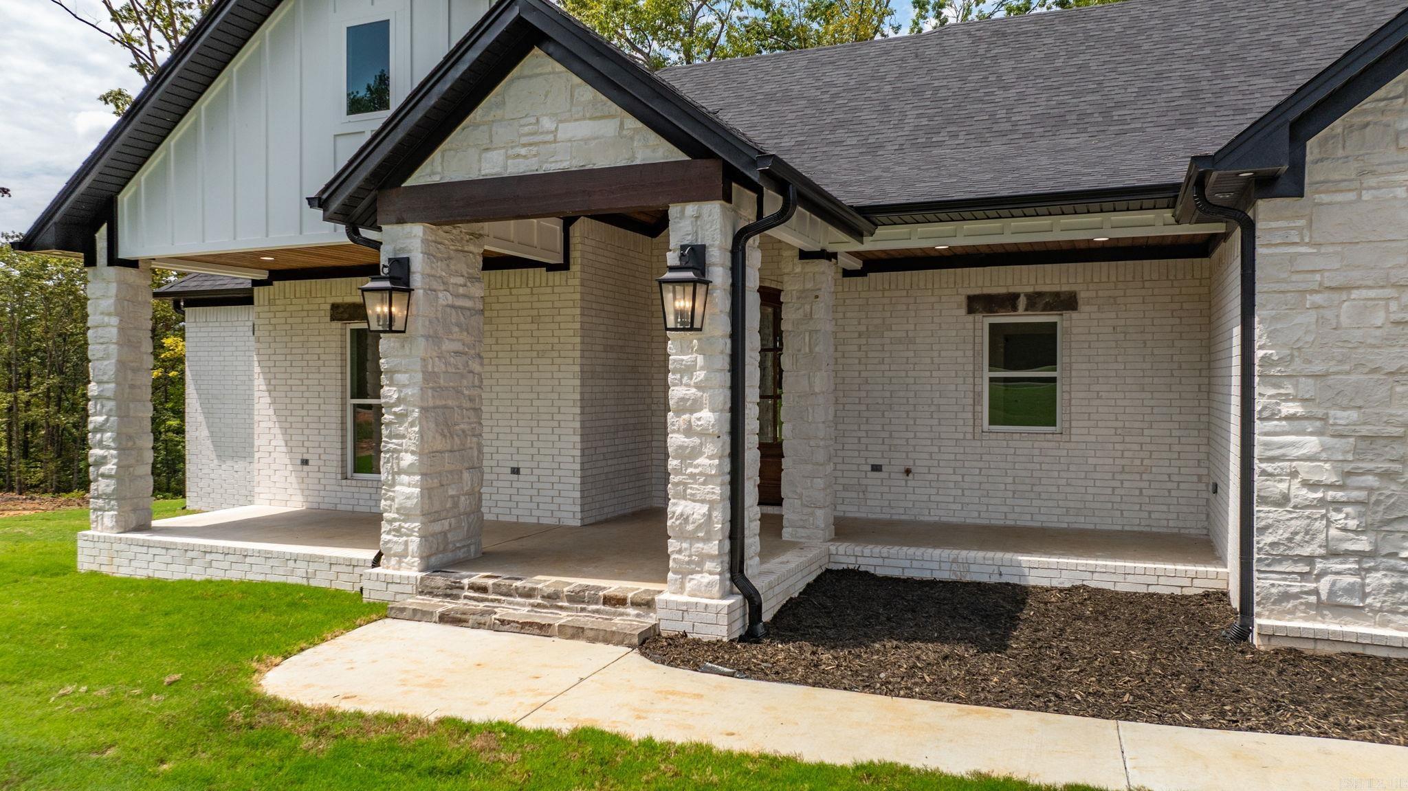 CRYSTAL BROOKE SHORES - Residential